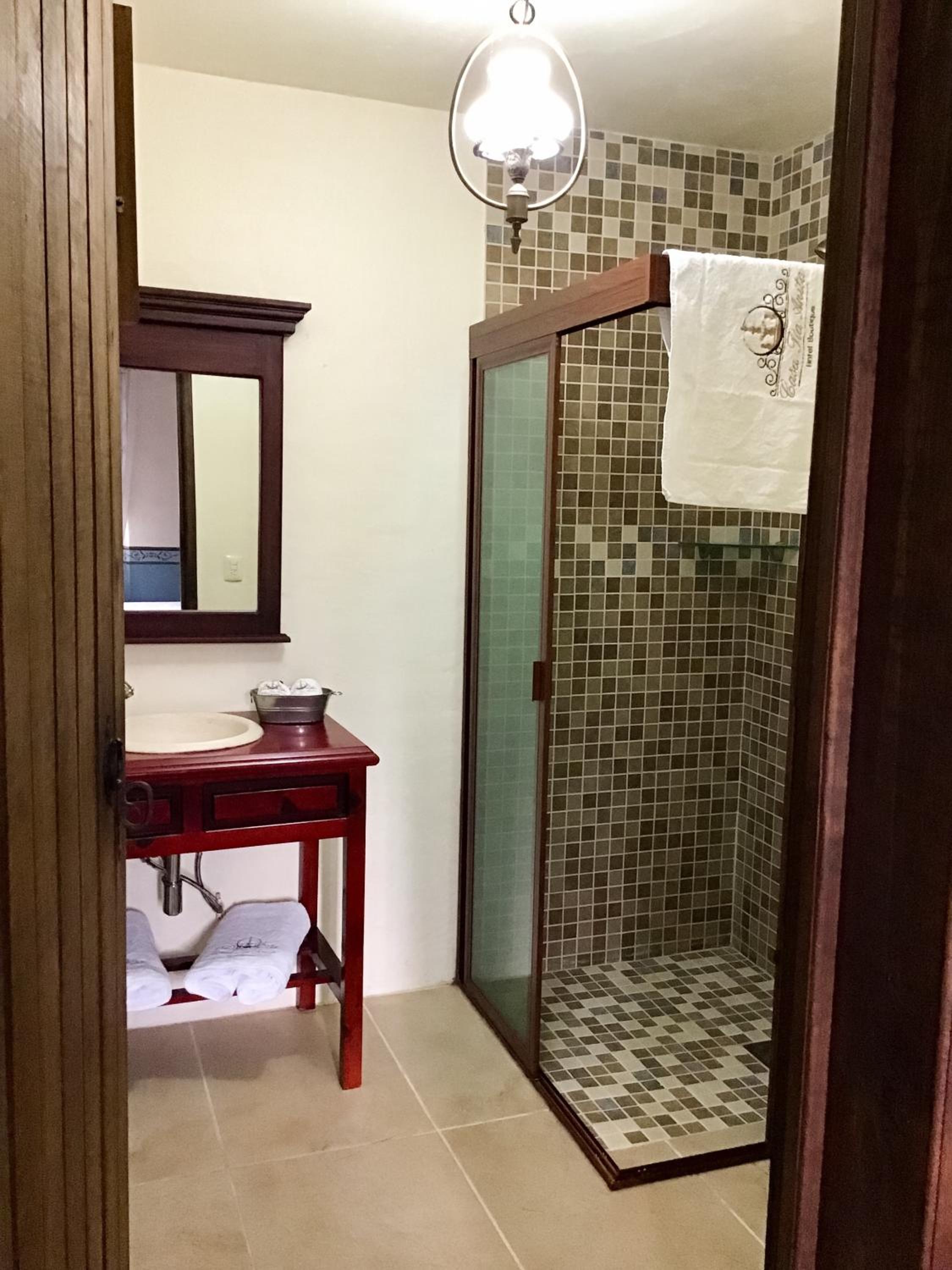 Deluxe Queen Room - Photo 2