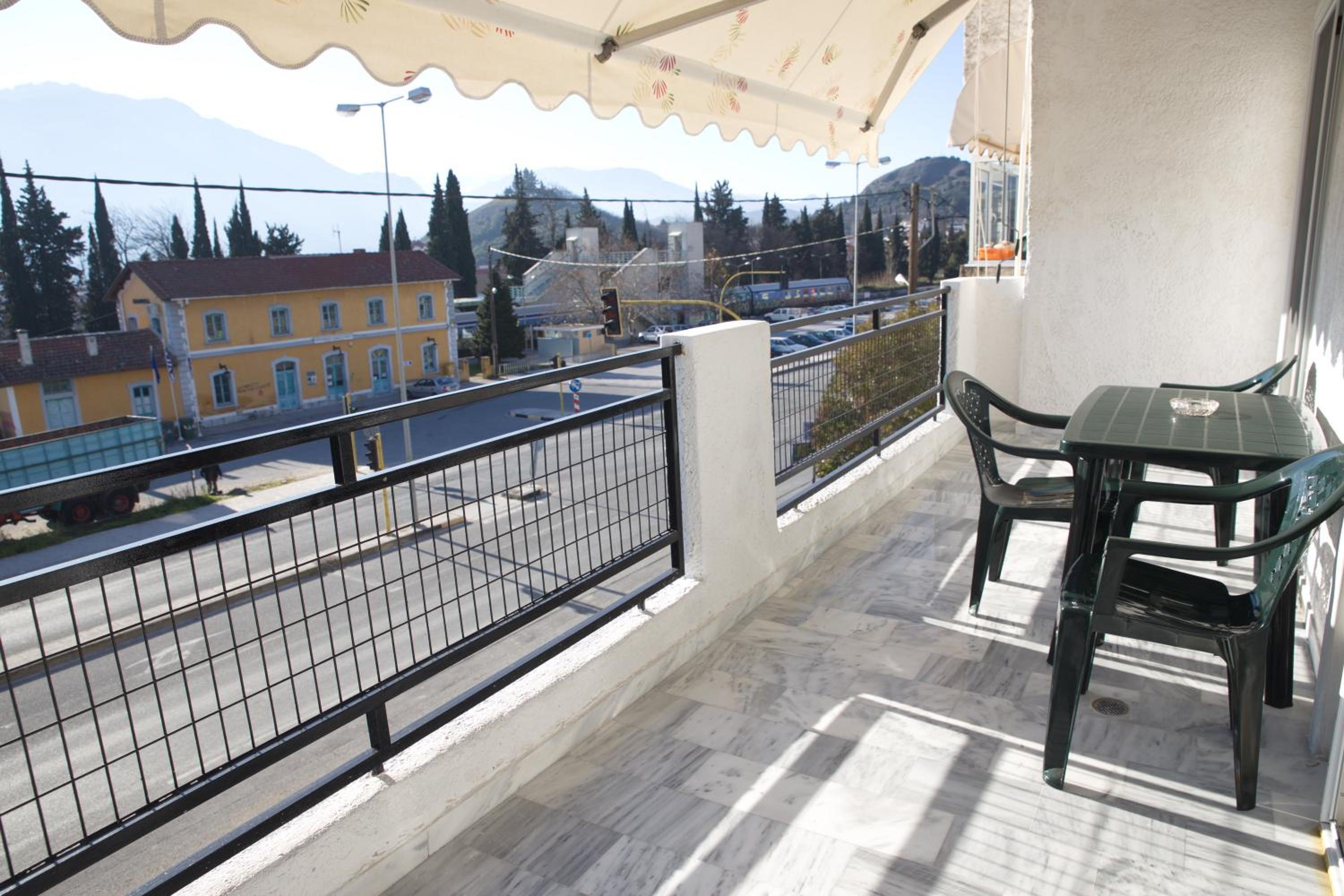 Three-Bedroom Apartment - Photo 7
