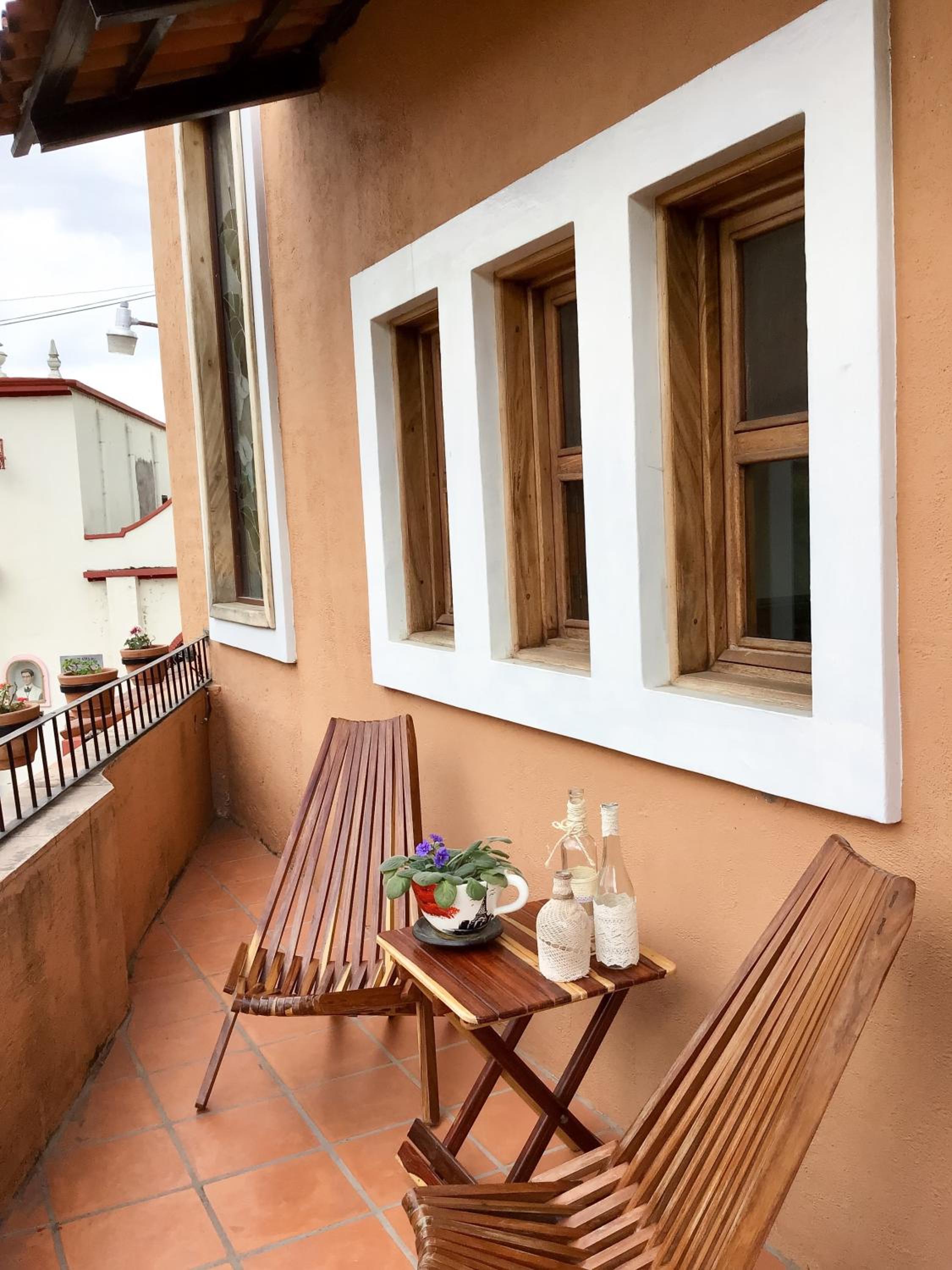 King Suite with Balcony - Photo 10