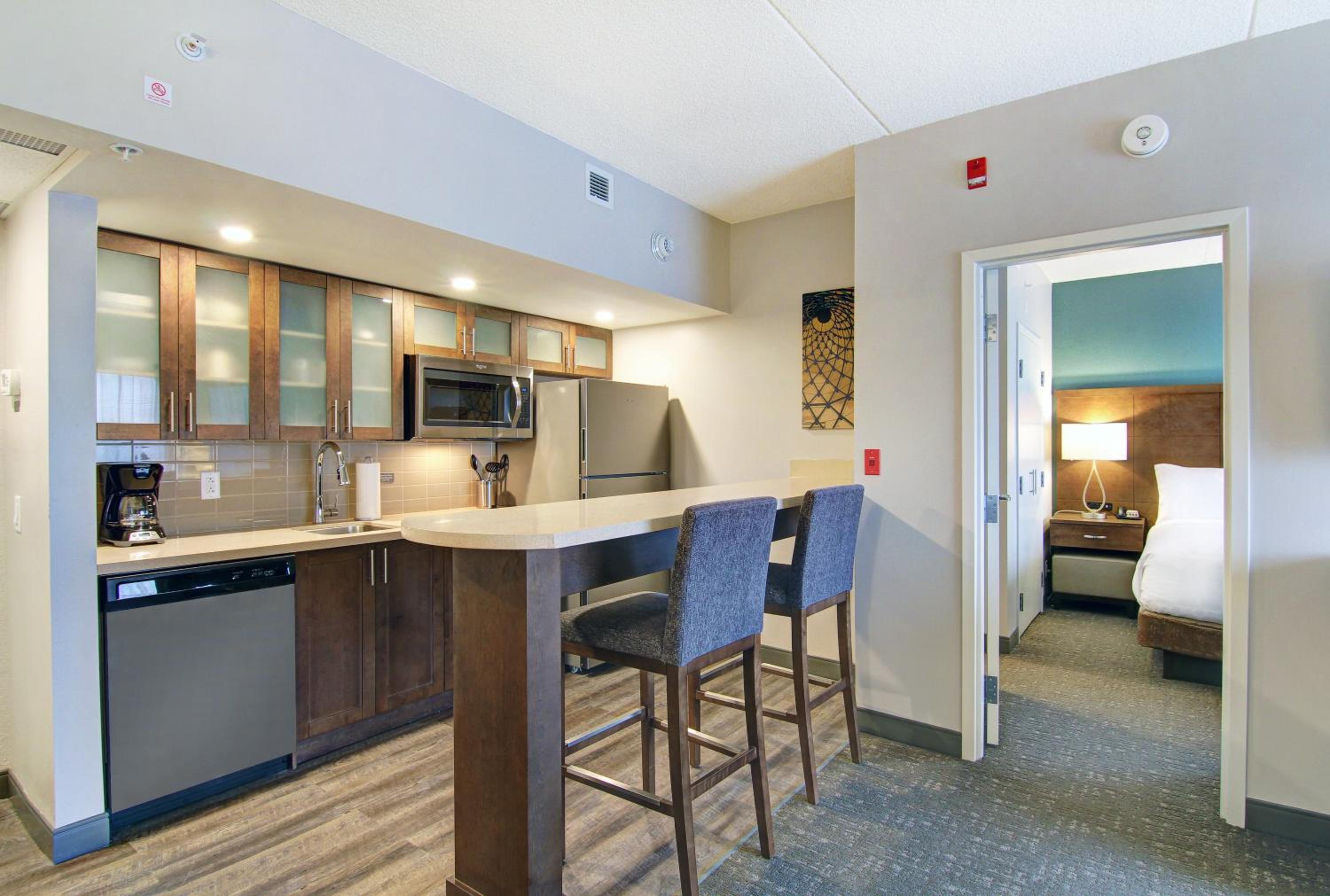 One-Bedroom King Suite - Photo 3