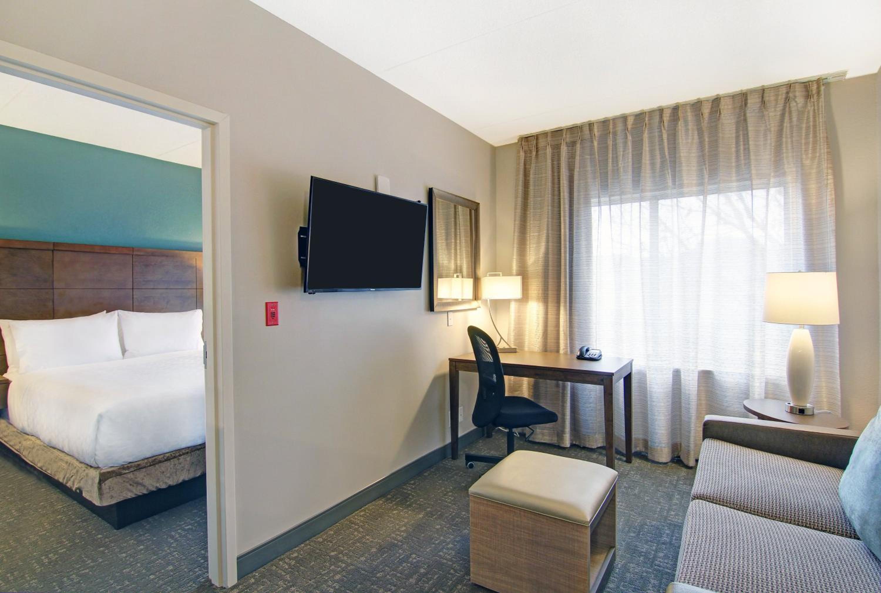 One-Bedroom King Suite with Sofa Bed - Photo 2