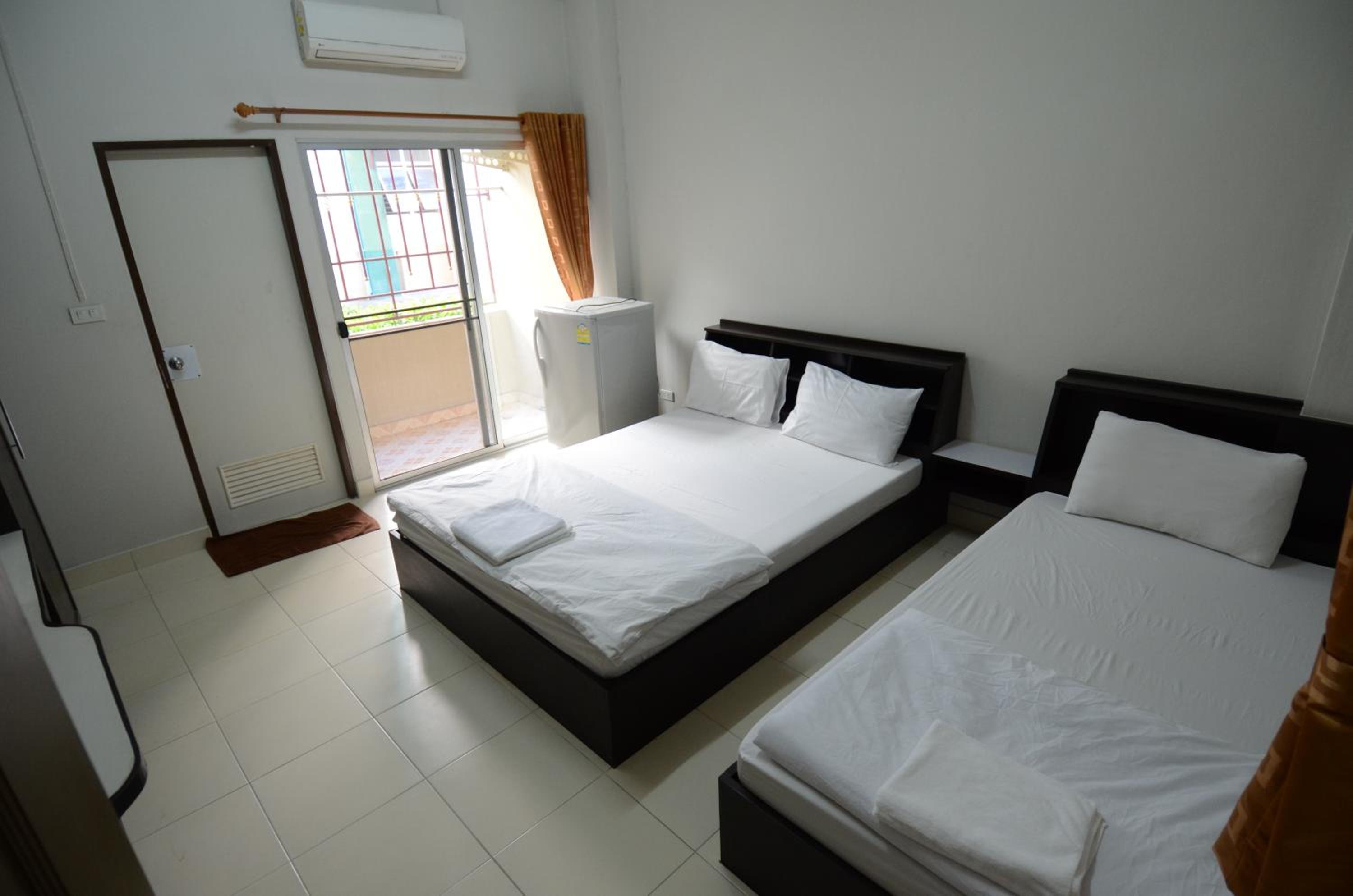 Apartment (3 Adults) photo 3