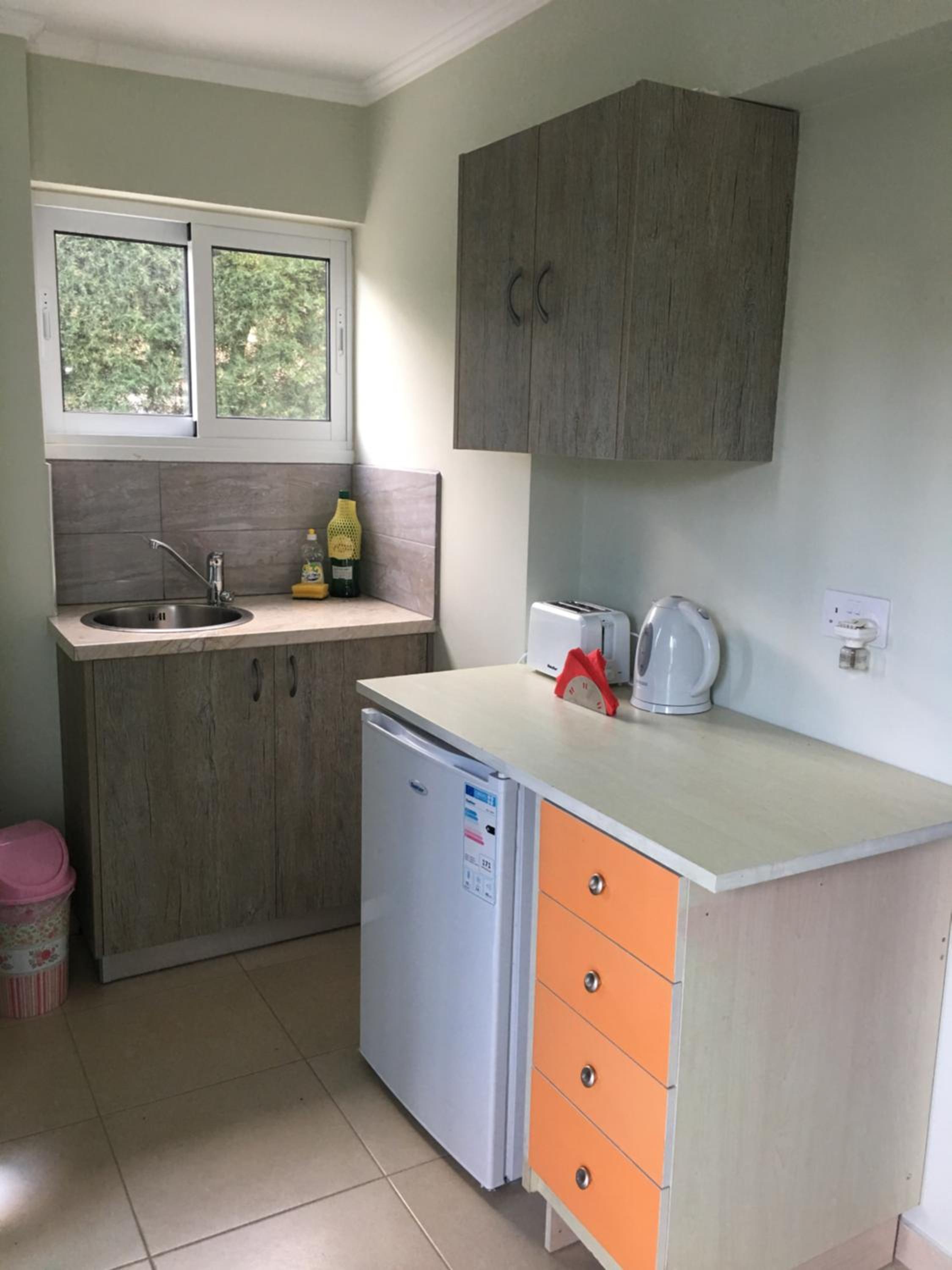 Studio Apartment - Photo 17