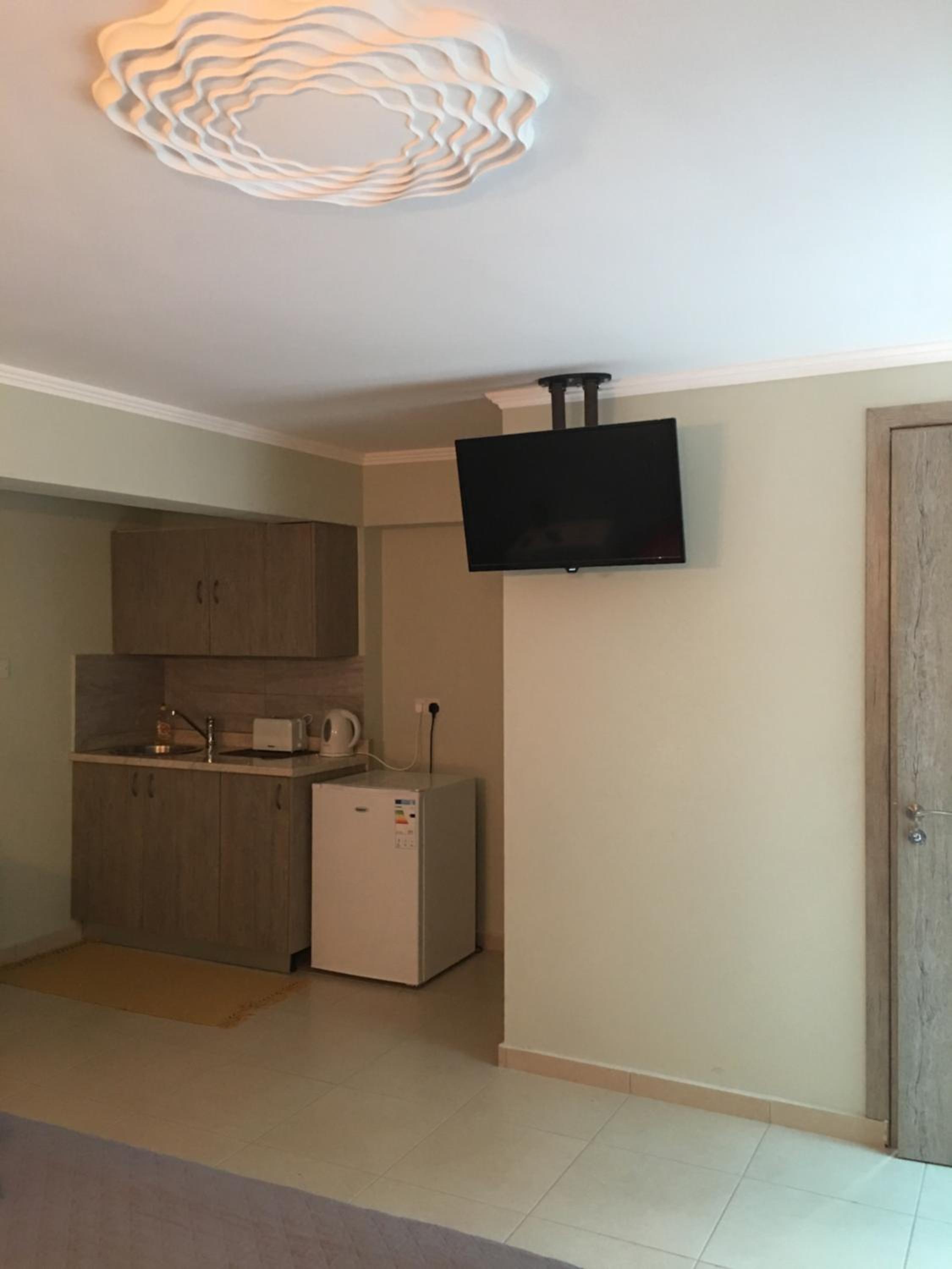 Studio Apartment - Photo 9