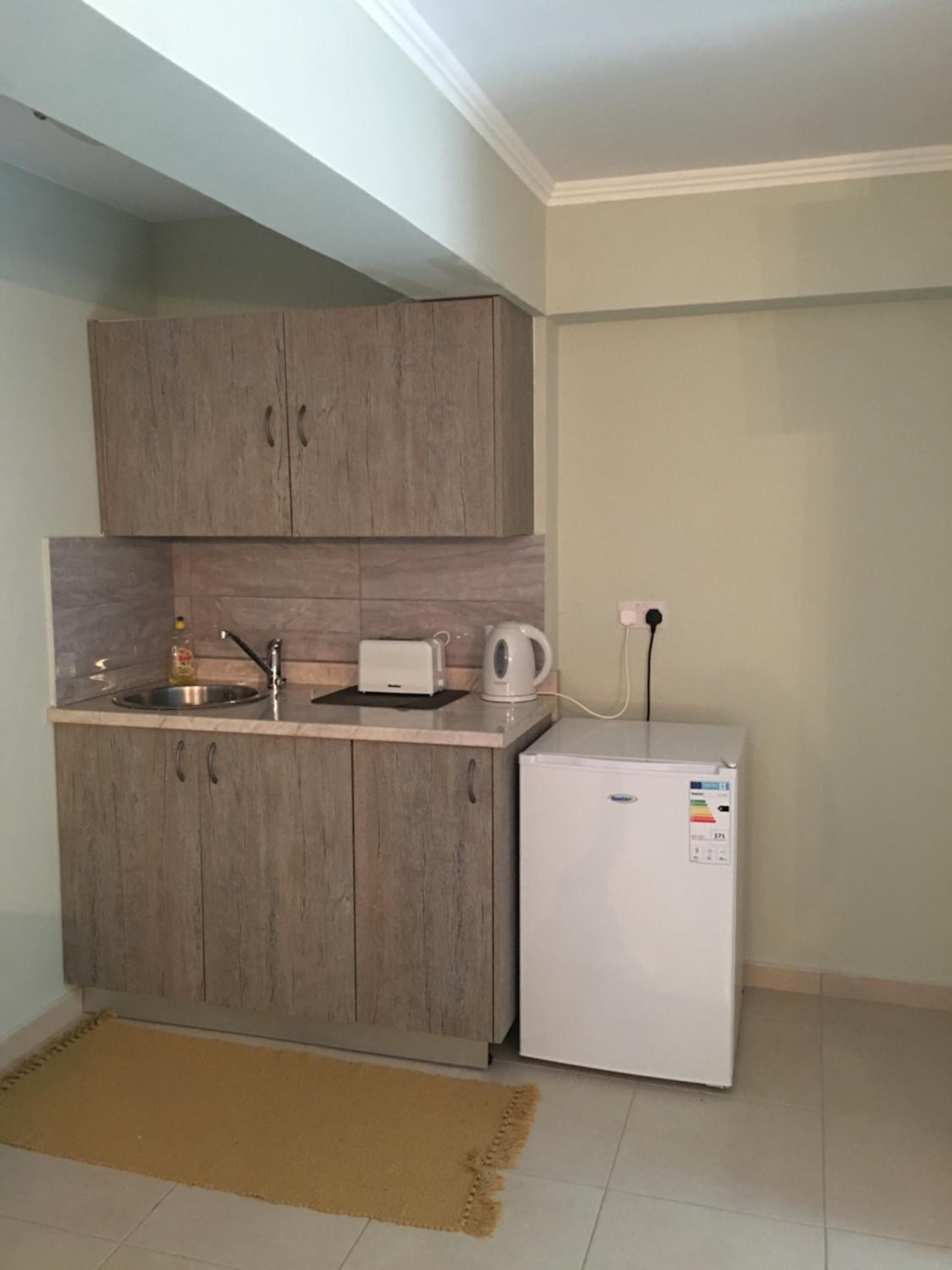 Studio Apartment - Photo 10
