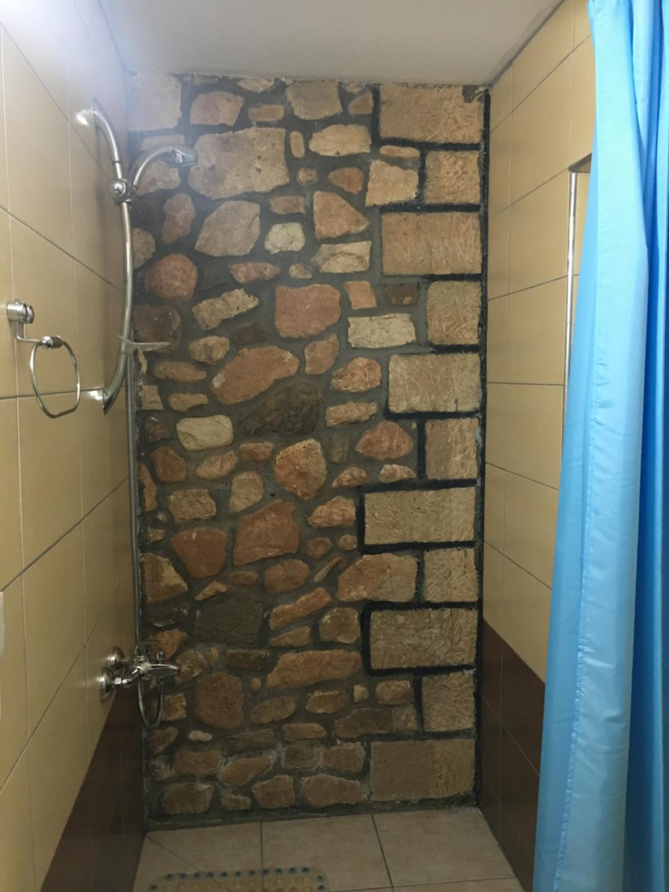 Studio Apartment - Photo 13