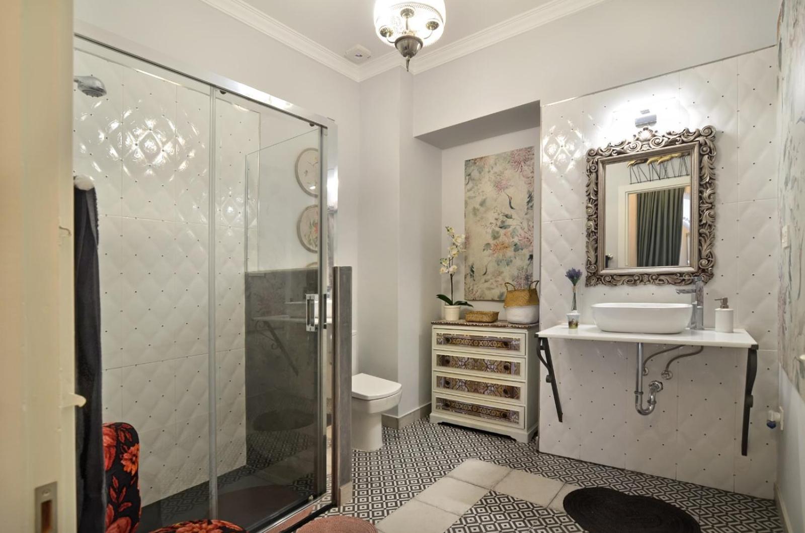Twin Room - Photo 2