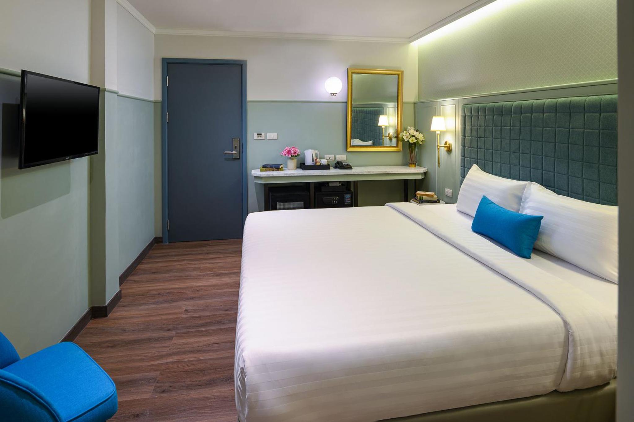 Deluxe King Room photo 3