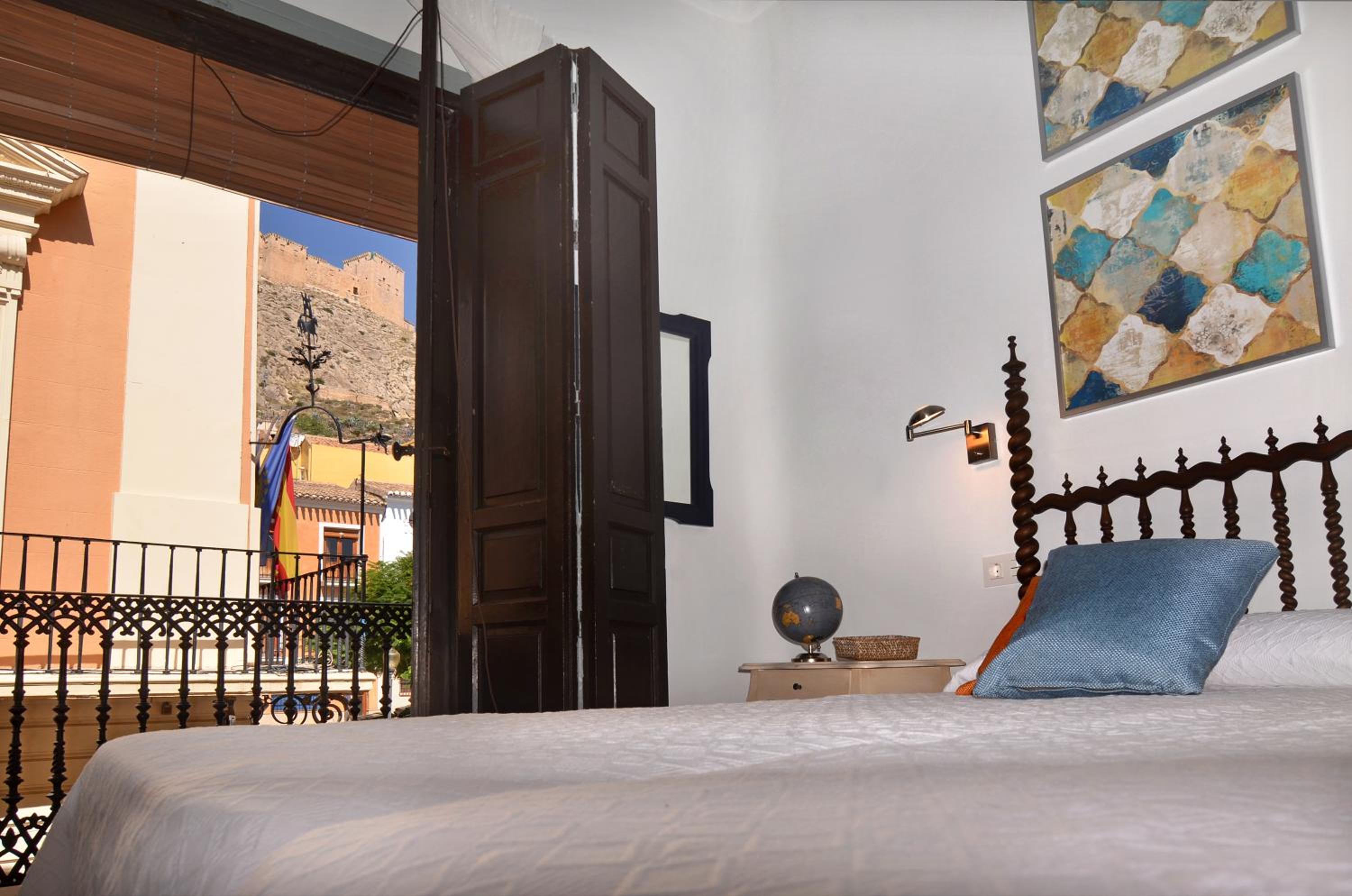 Quadruple Room with Bathroom - Photo 2