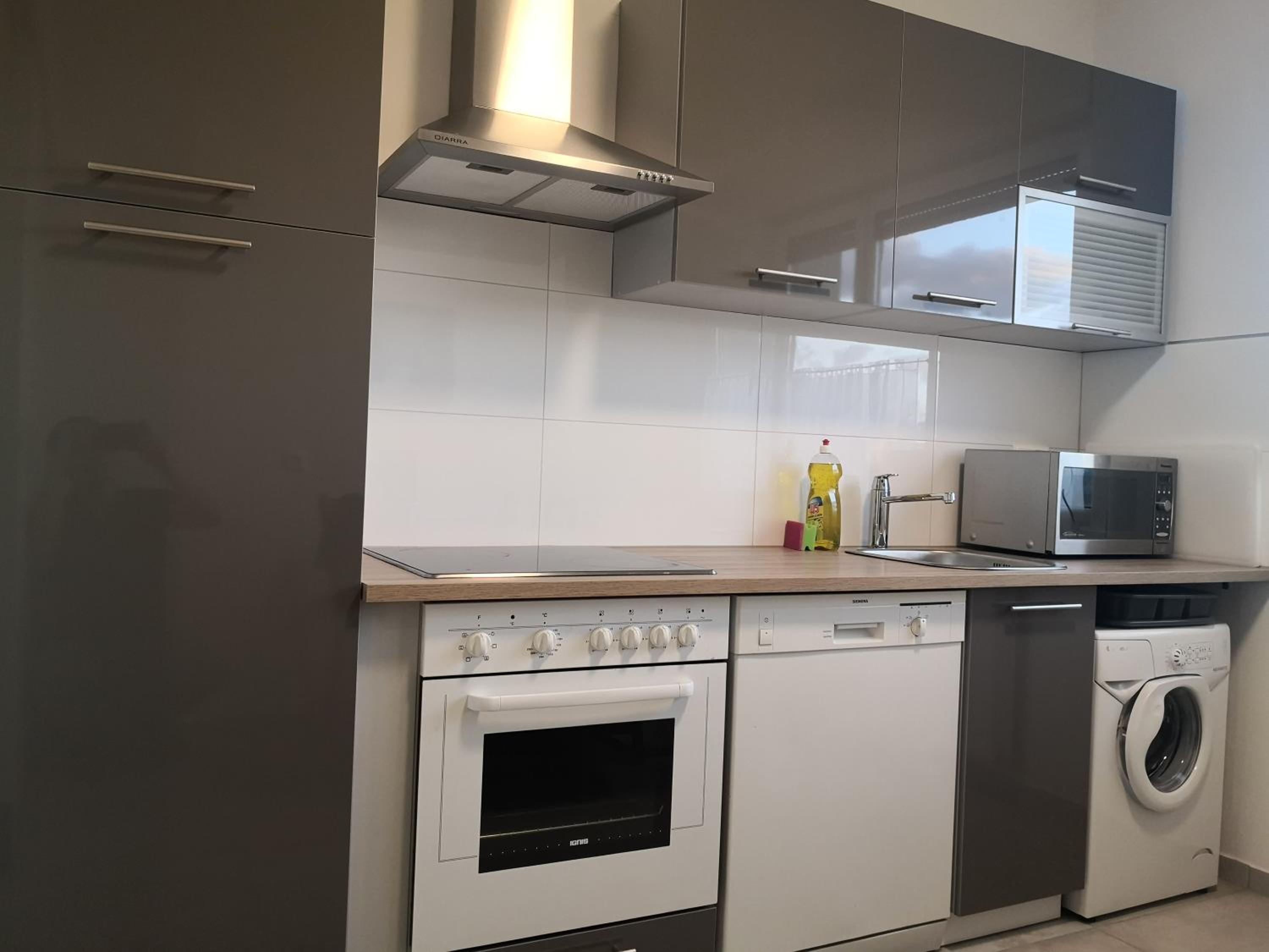 Two-Bedroom Apartment - Photo 2