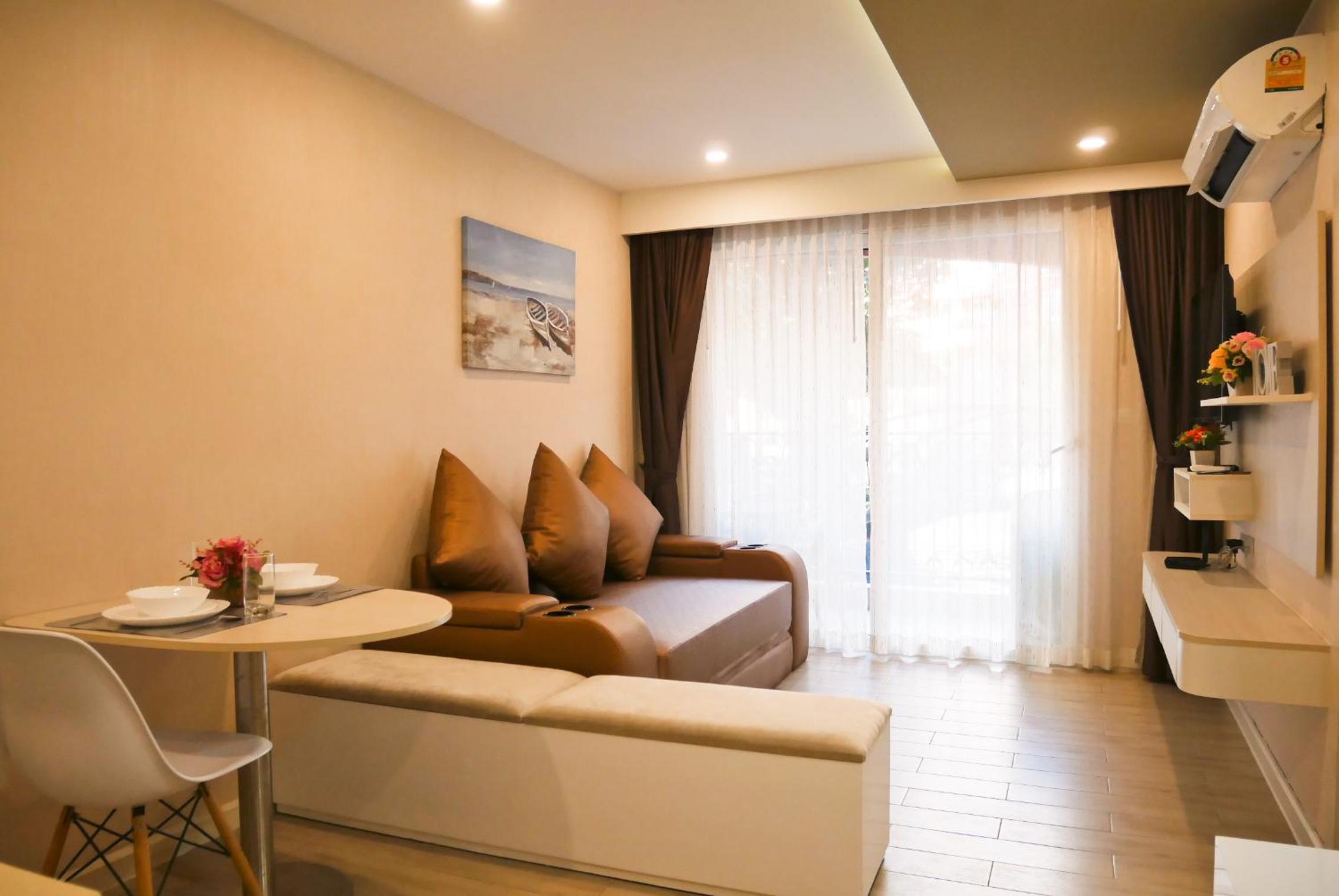 Apartment - Ground Floor - Photo 2
