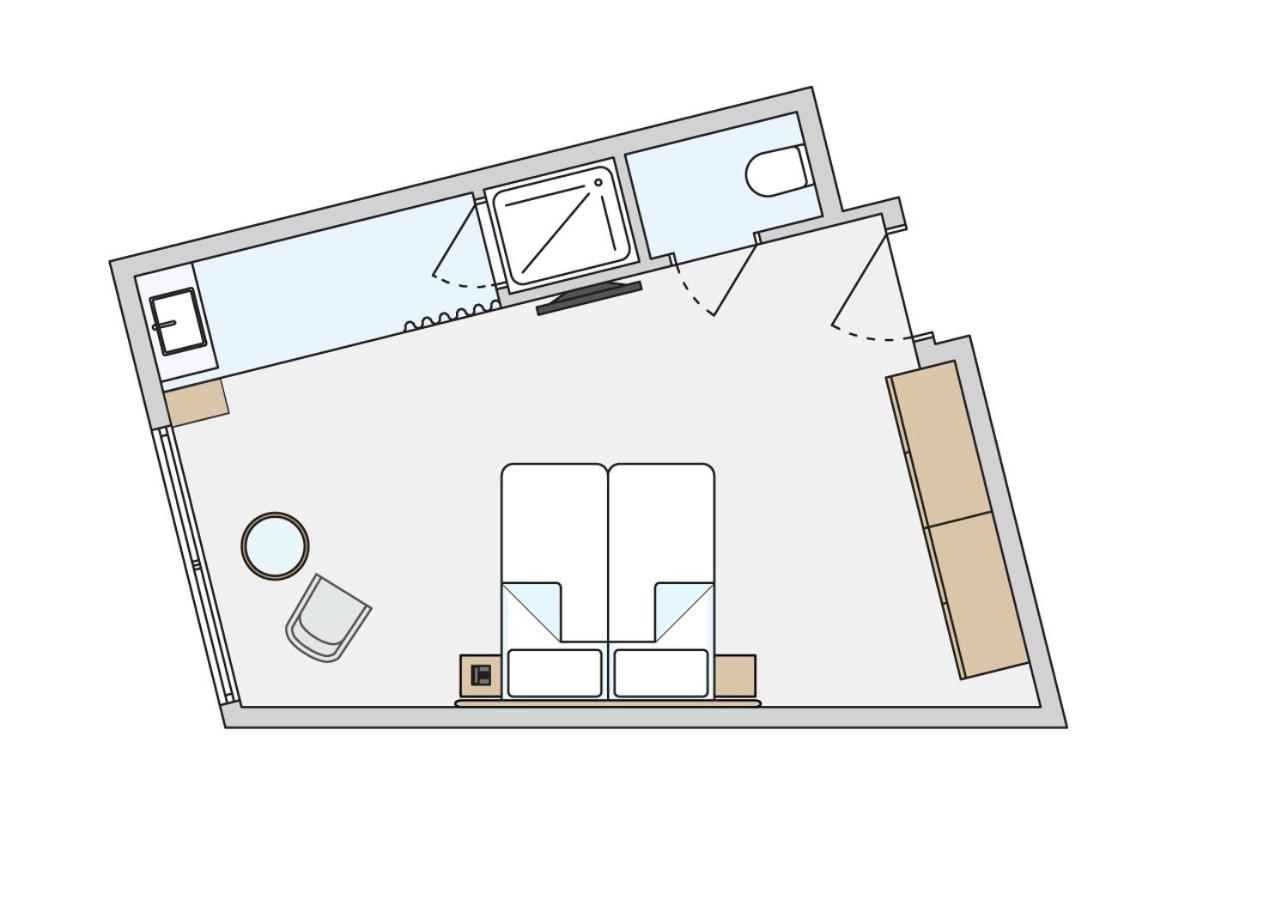 Deluxe Double Room with Extra Bed - Photo 5