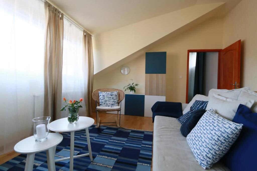 One-Bedroom Apartment - Photo 1