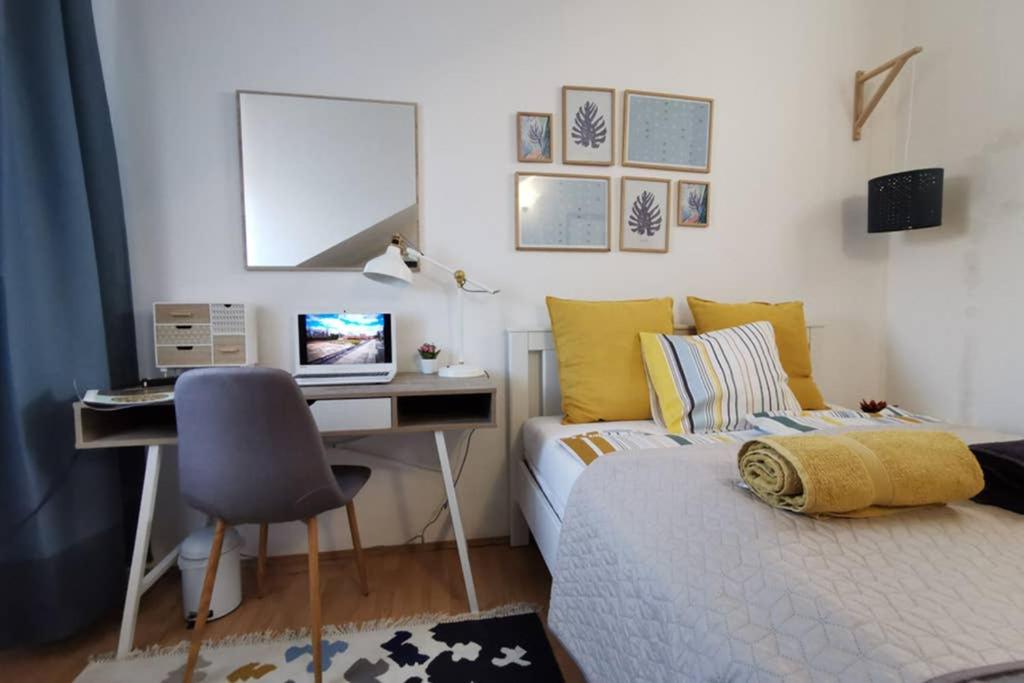 One-Bedroom Apartment - Photo 13