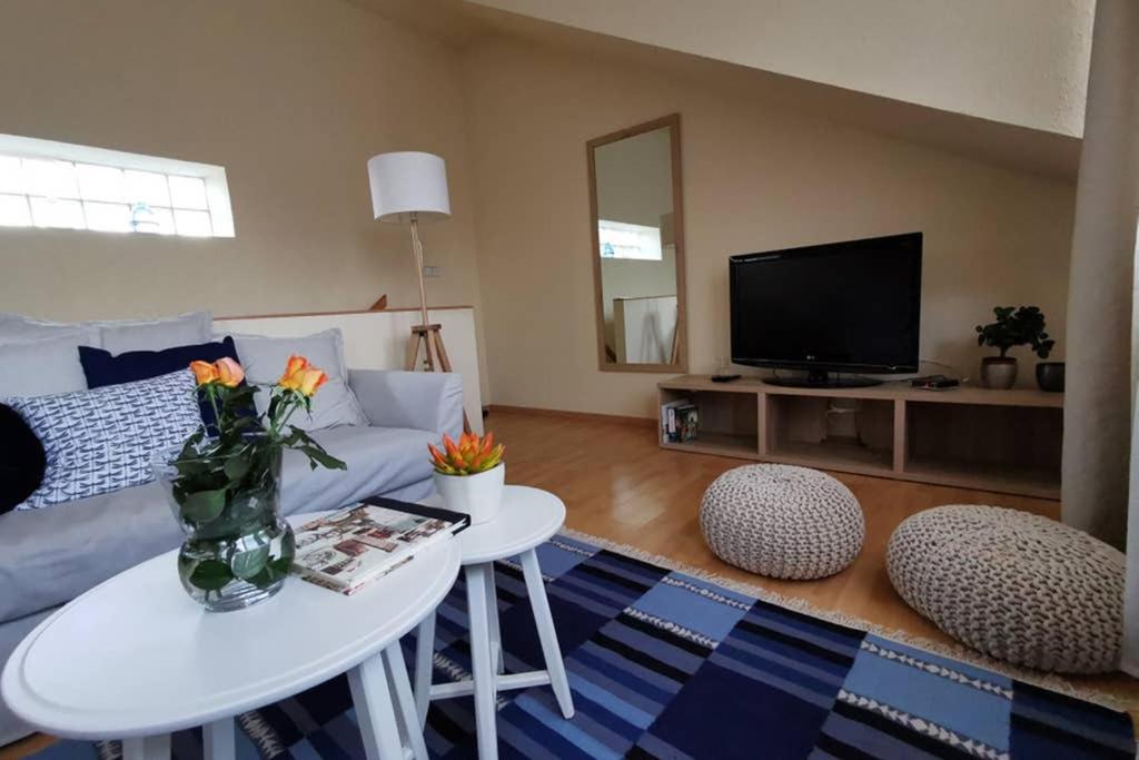 One-Bedroom Apartment - Photo 2