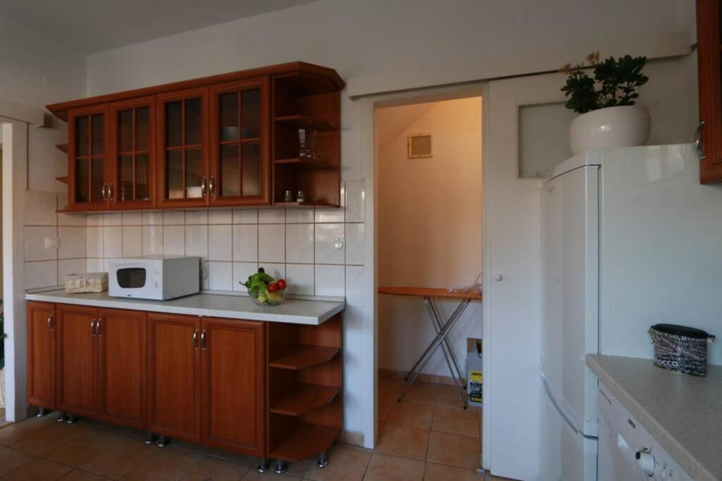 One-Bedroom Apartment - Photo 8