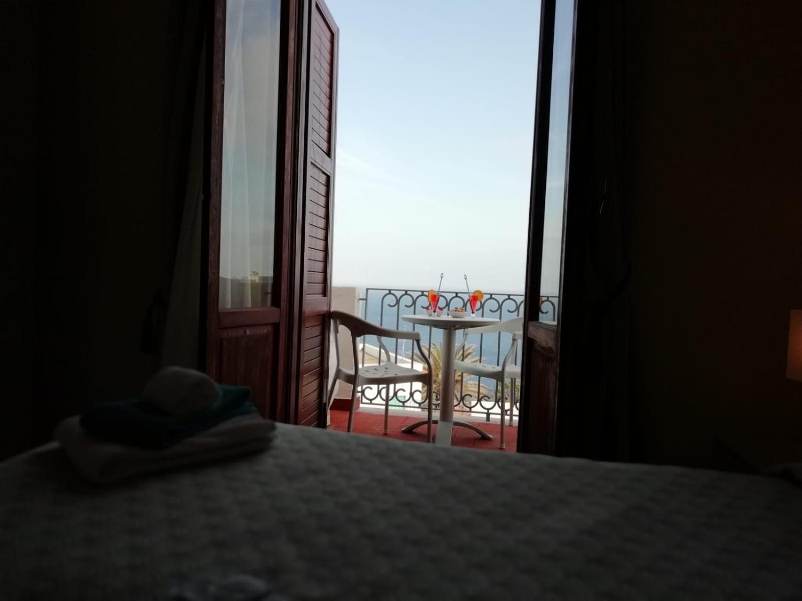 Superior Double or Twin Room with Sea View - Photo 9