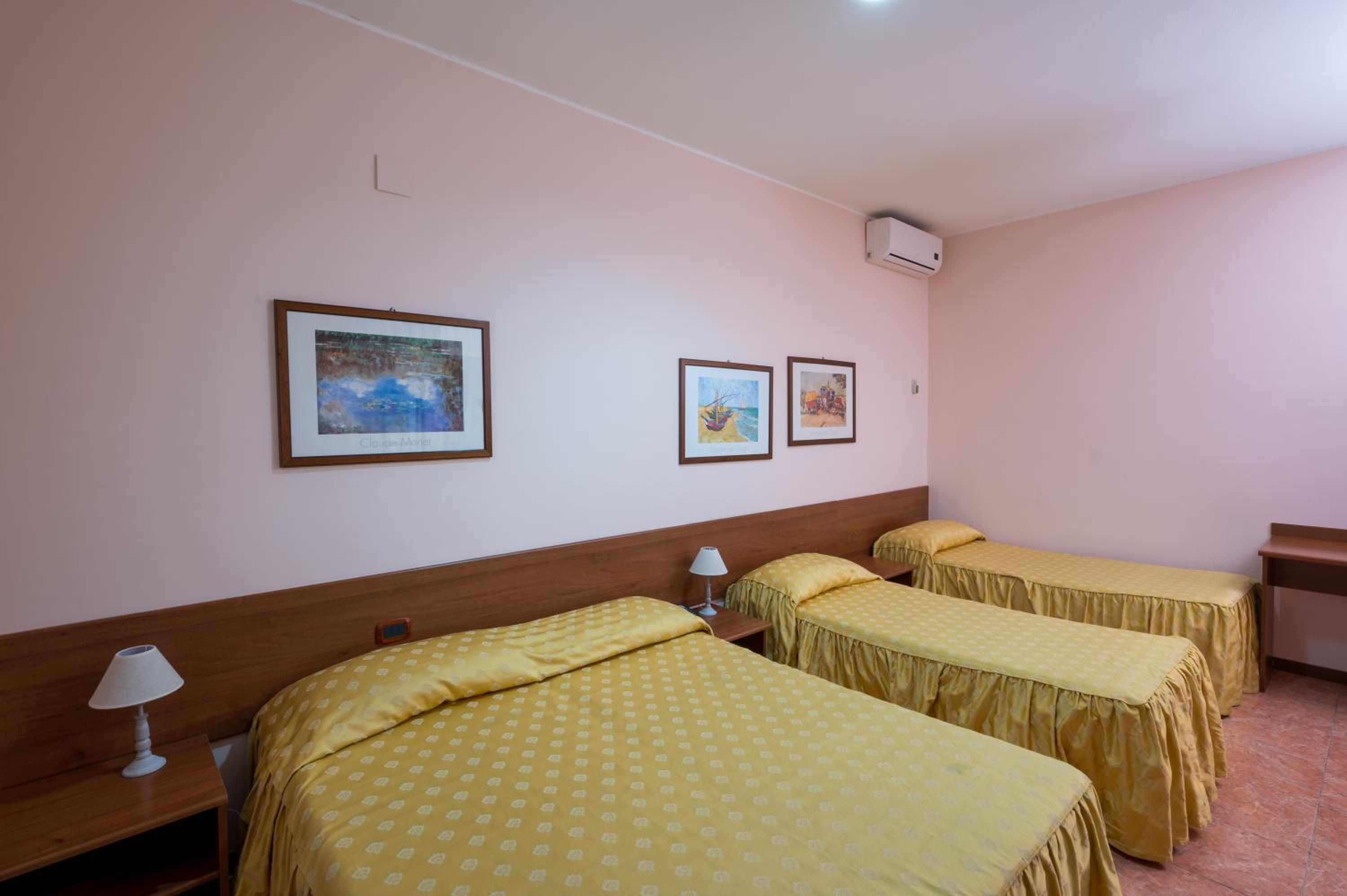 Quadruple Room photo 3