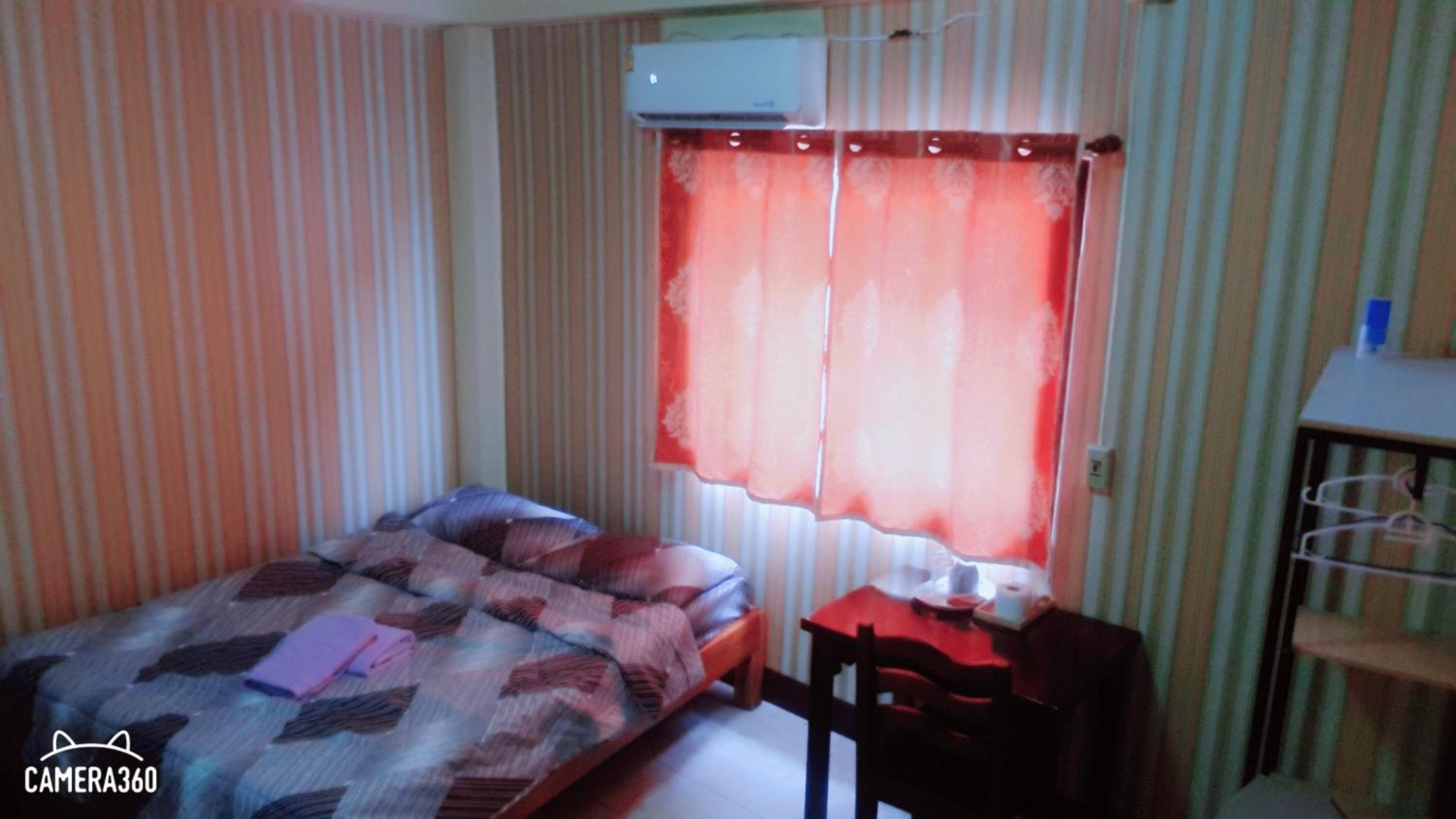 Small Double Room - Photo 12