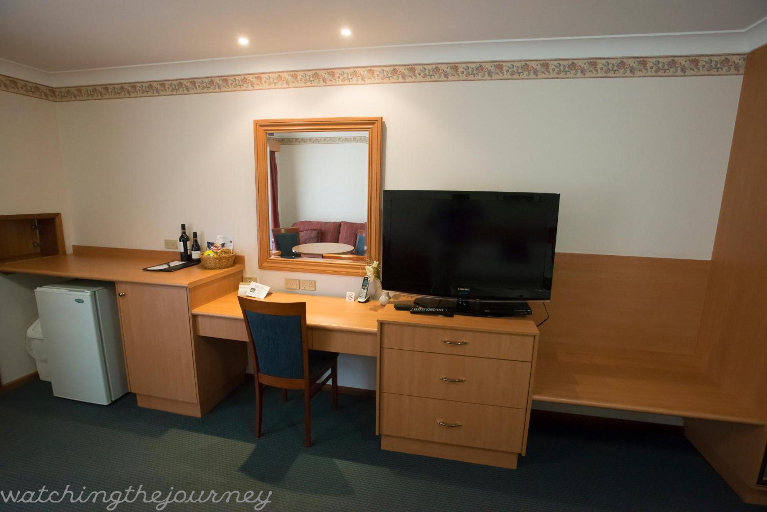 Superior King Room with Spa Bath - Photo 4