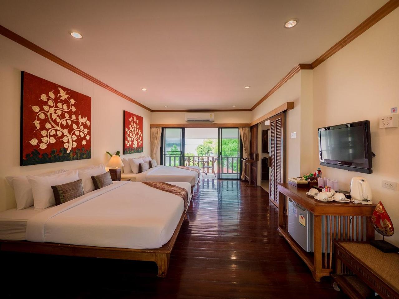 Deluxe Quadruple Room