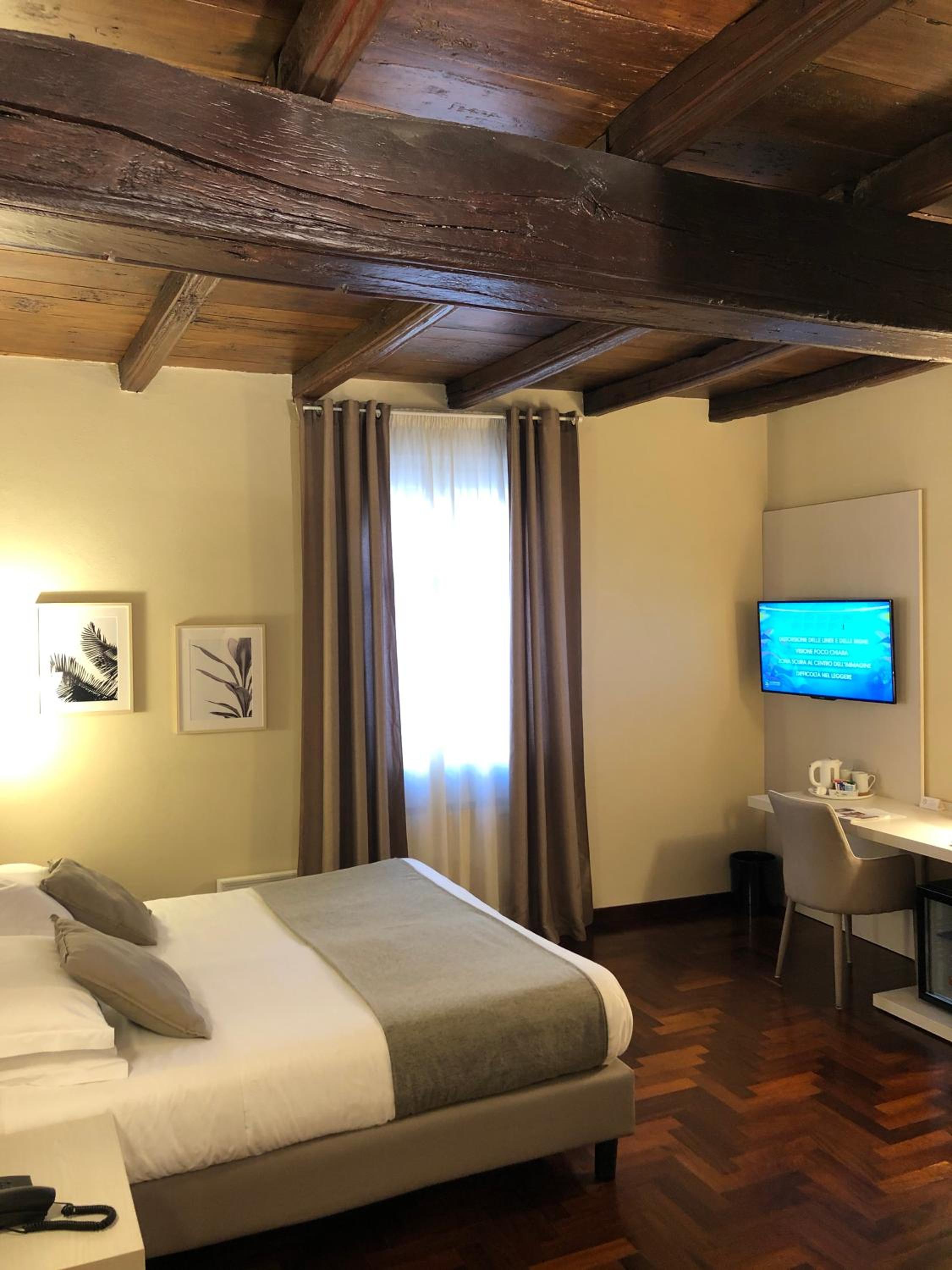 Superior Double Room - Photo 1