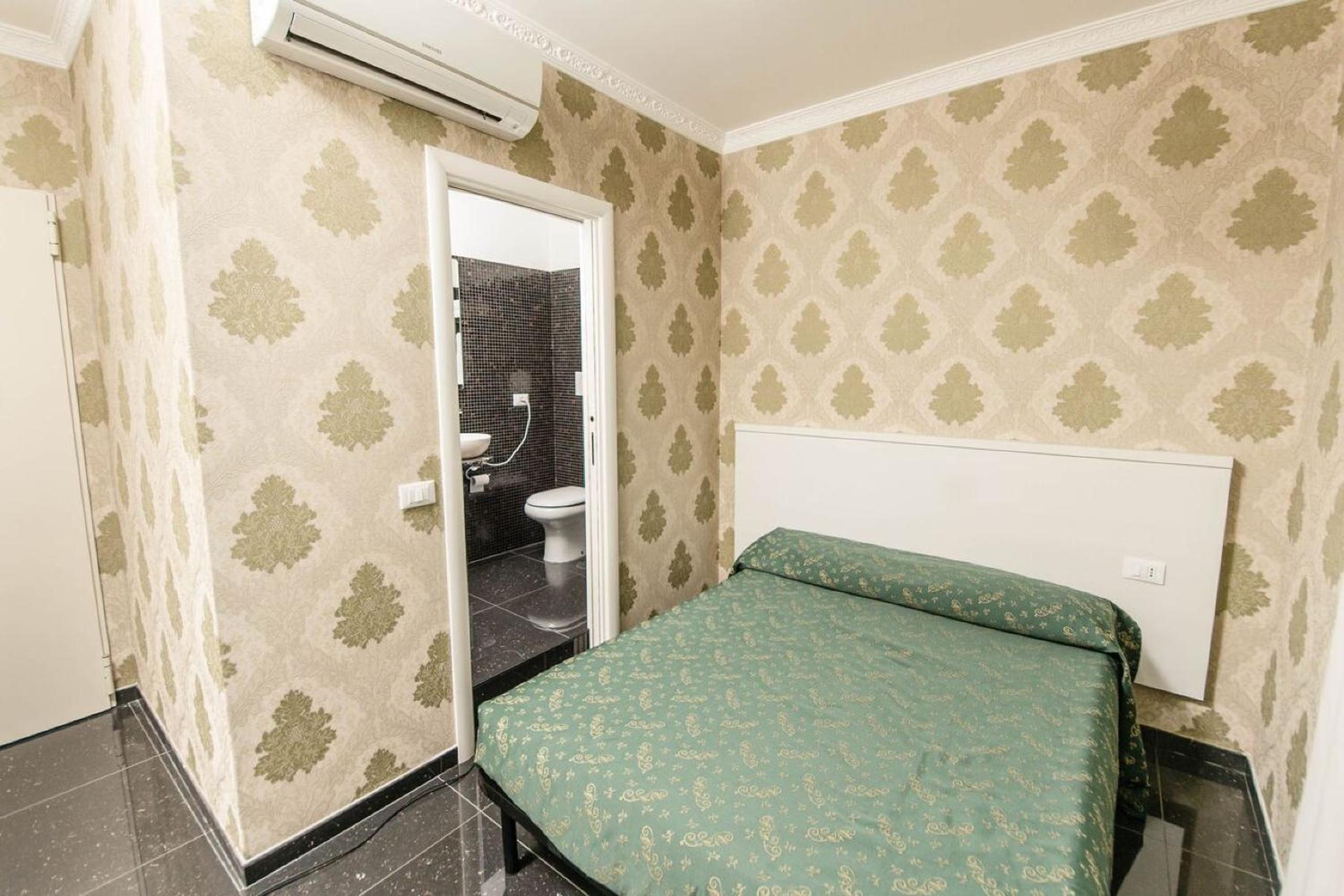 Standard Double Room photo 1