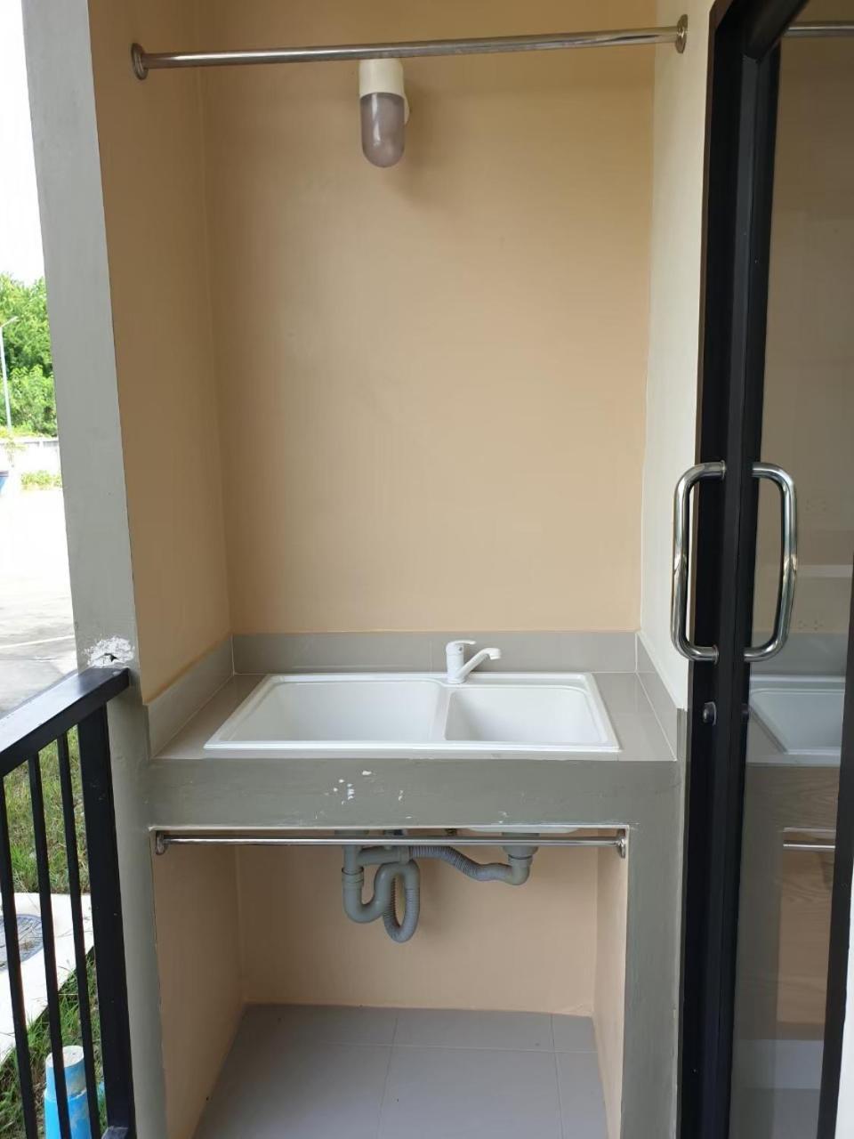 Standard Twin Room - Photo 4