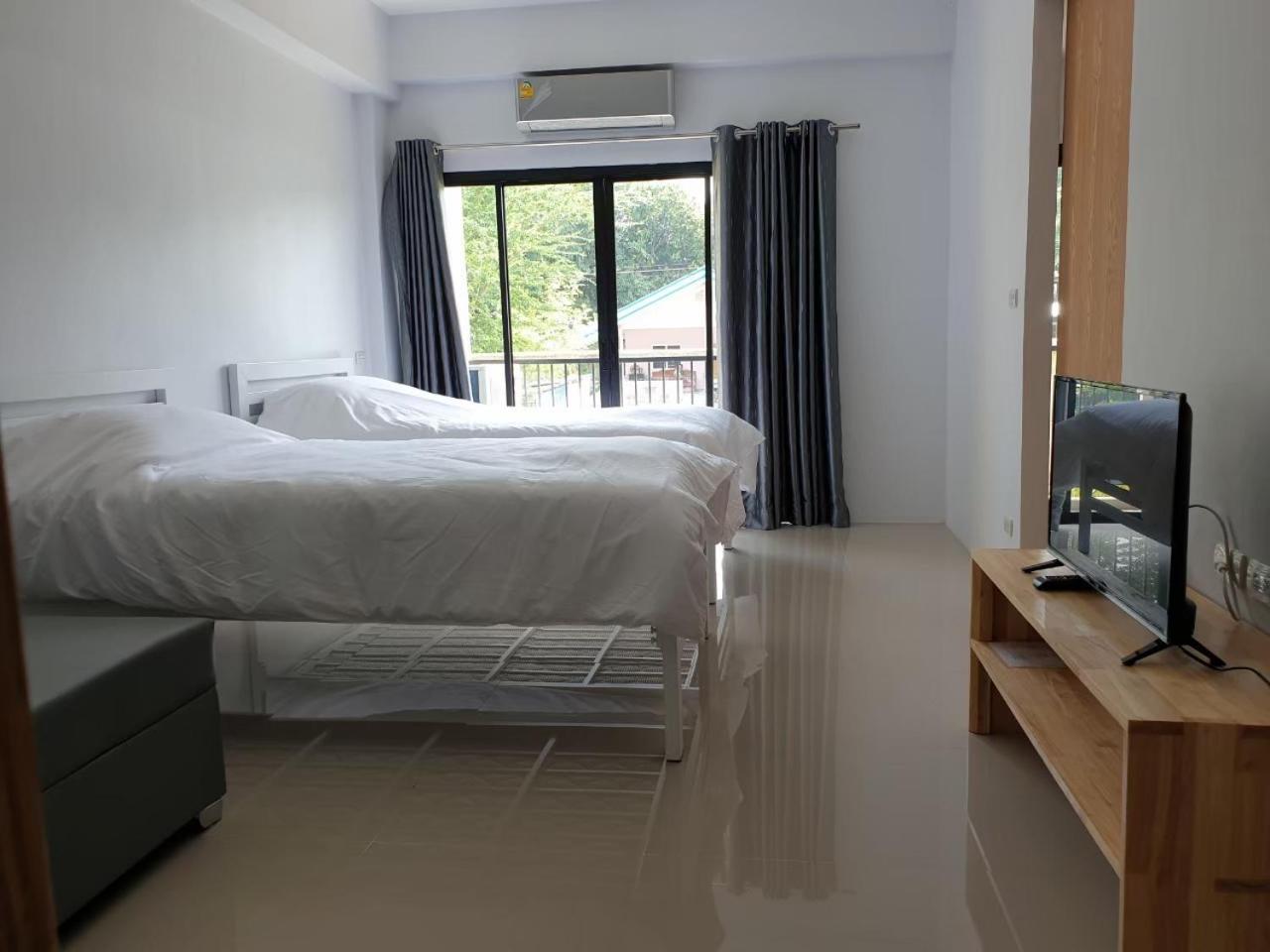 Standard Twin Room - Photo 1