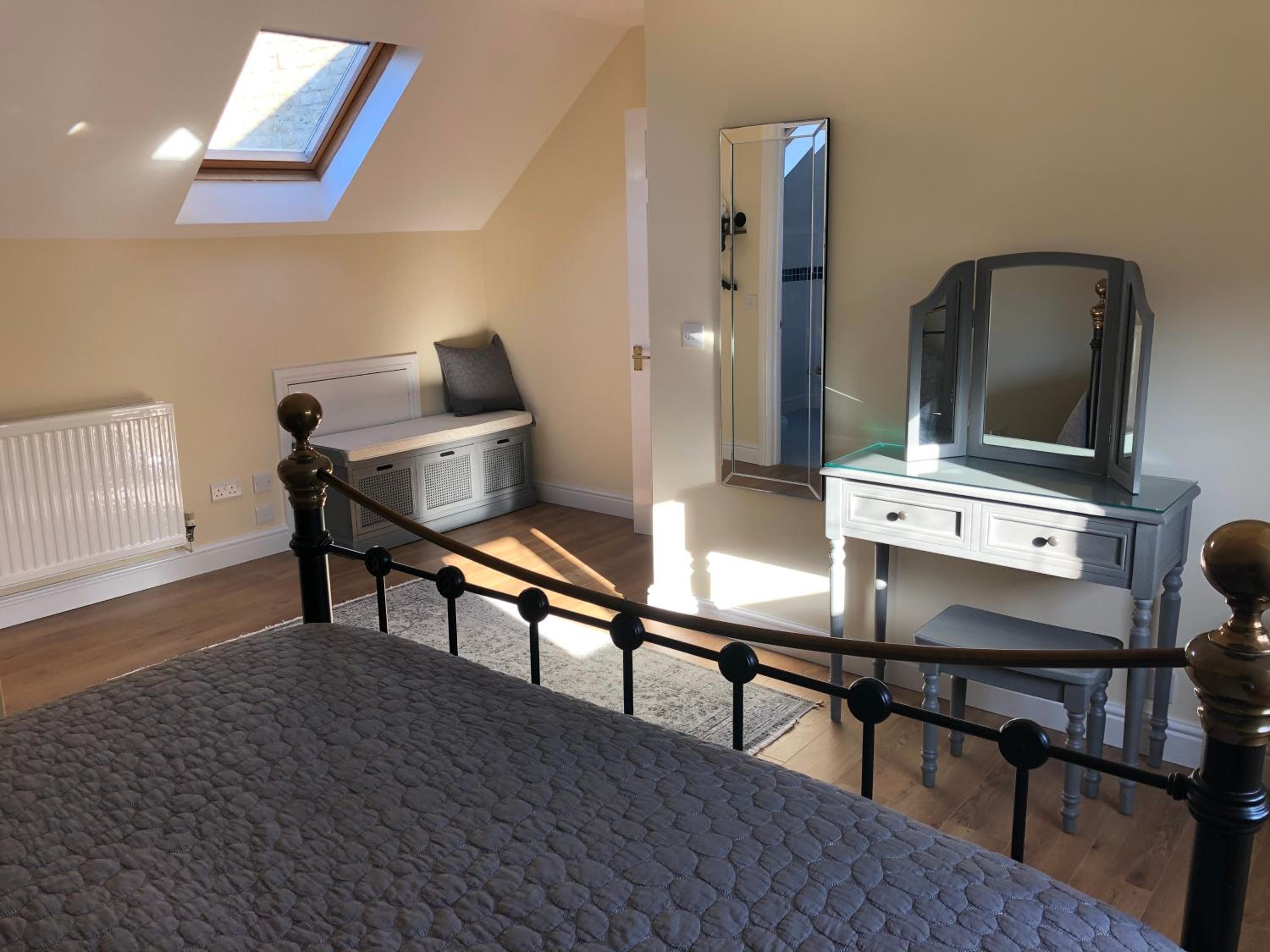 Deluxe King Suite photo 2