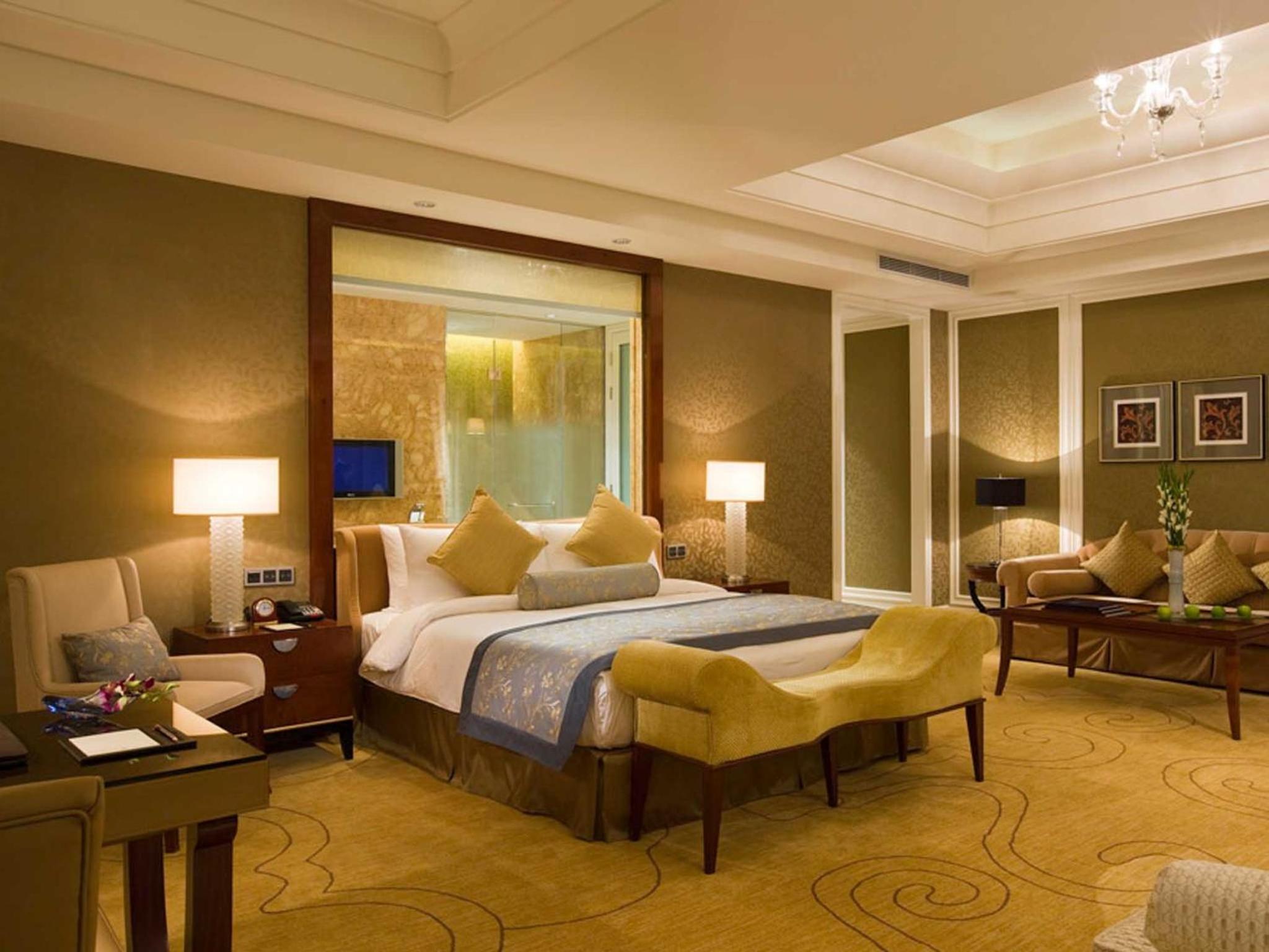 Prestige Suite With King Bed - Club Millesime Access photo 3