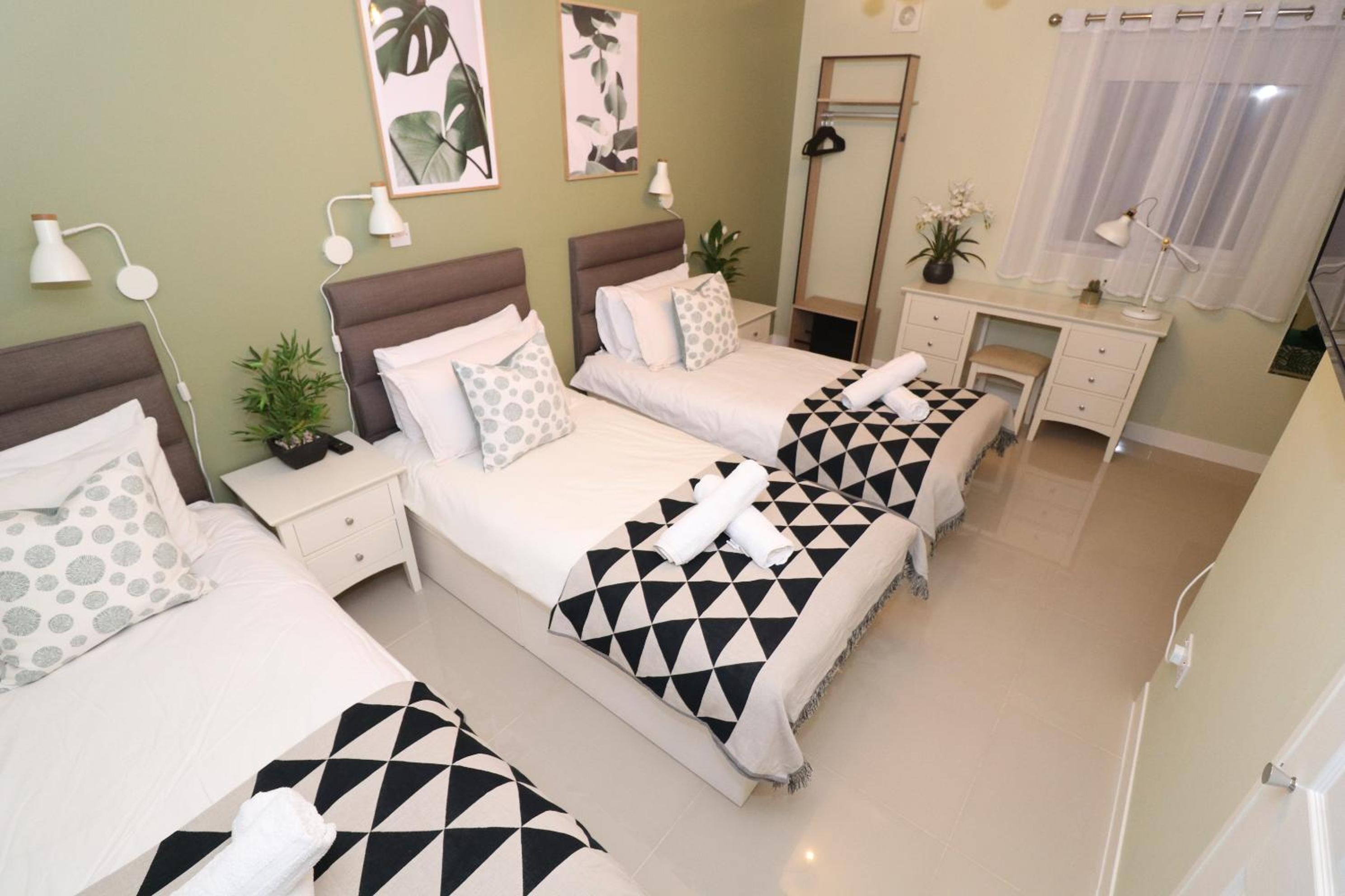 Triple Room with Private Bathroom - Photo 7