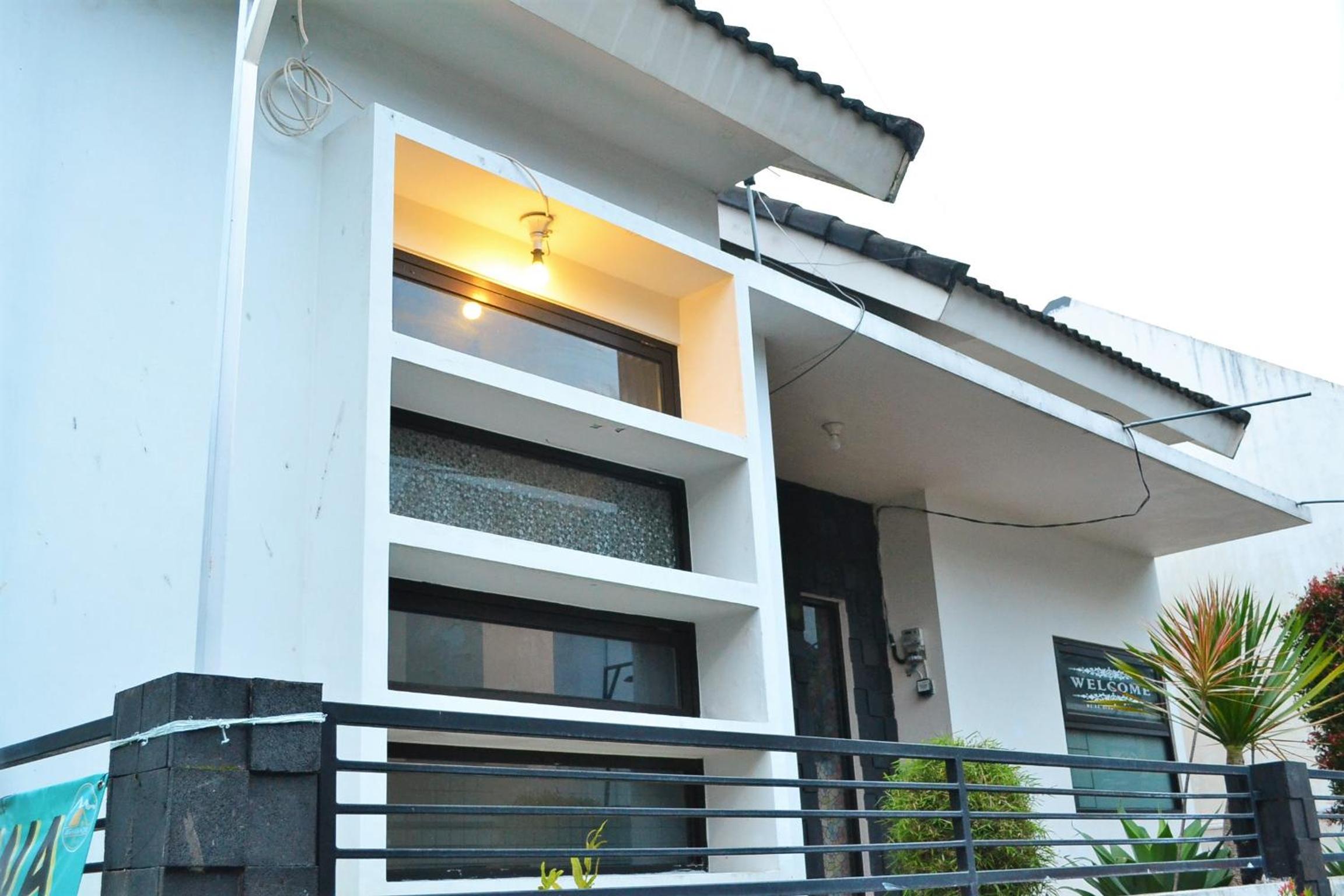 Two-Bedroom House - Photo 23