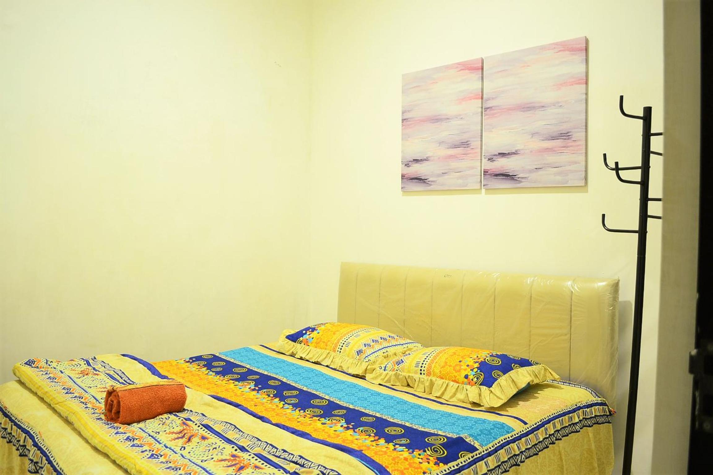 Two-Bedroom House - Photo 1