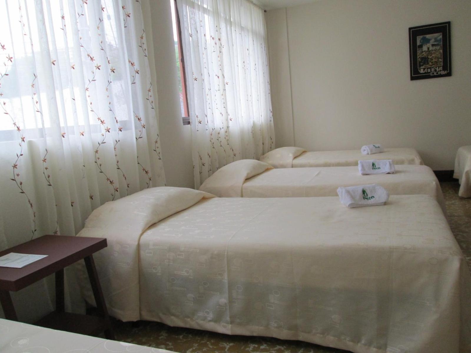 Economy Quadruple Room photo 2