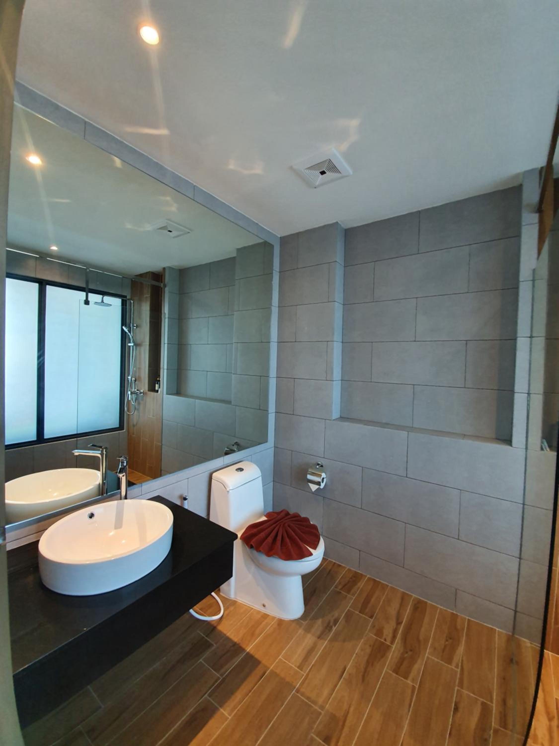 Twin Room with Pool View - Photo 4
