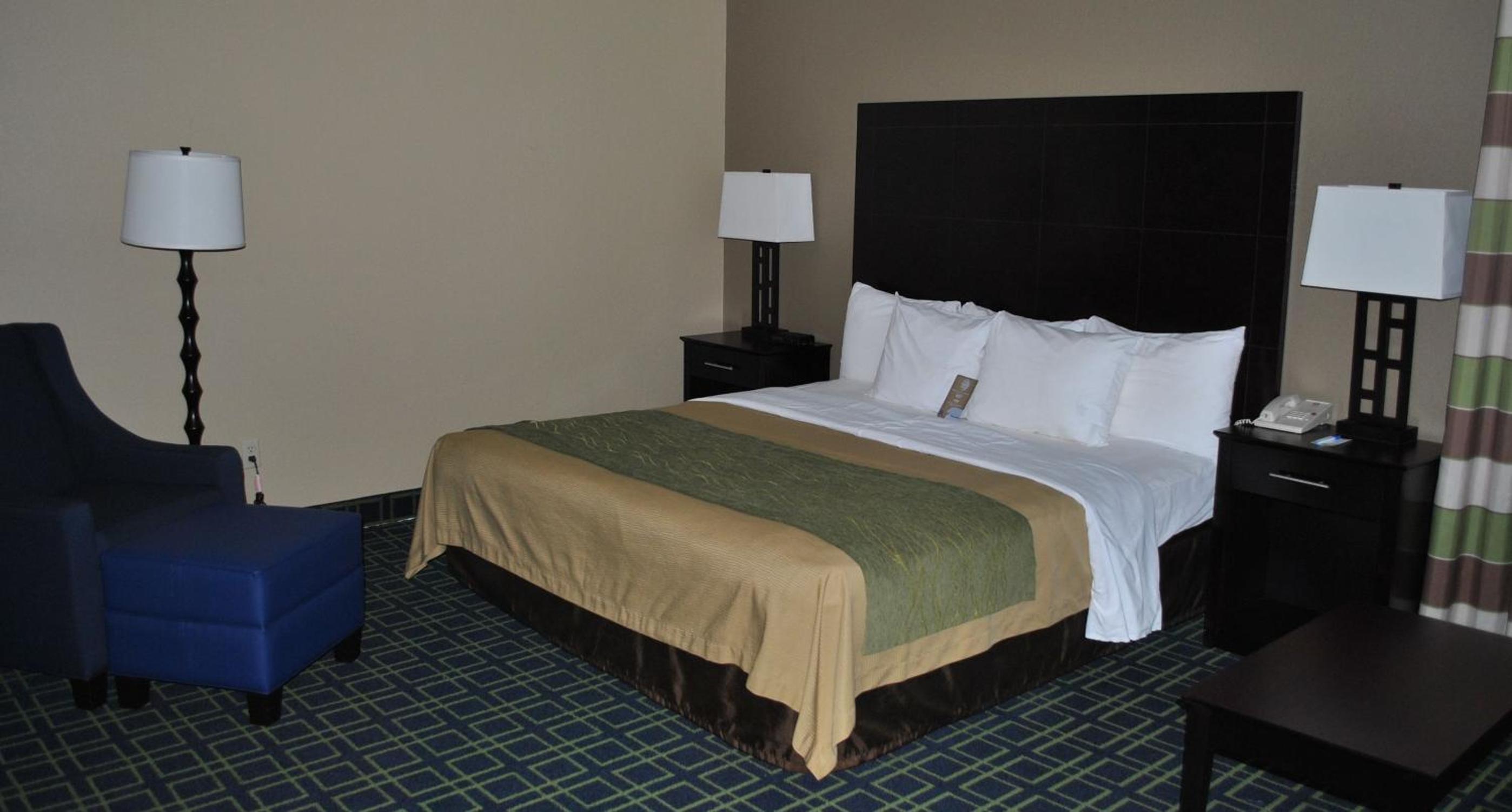 King Room - Non-Smoking - Photo 2