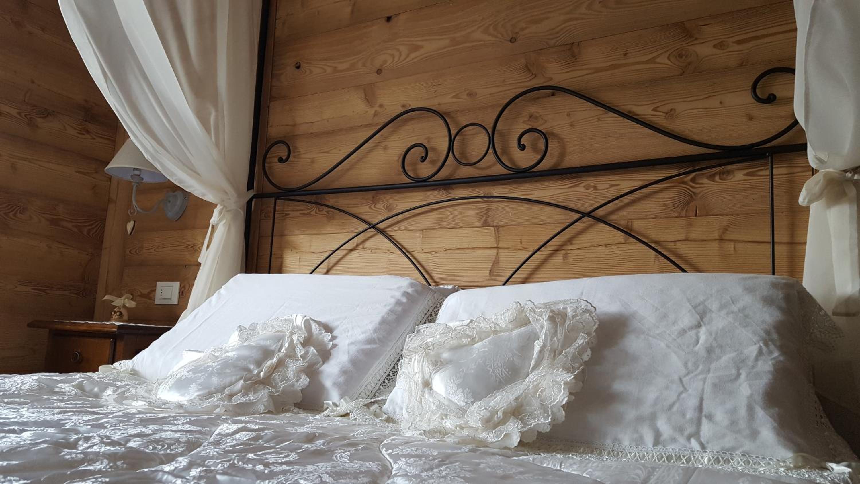 Deluxe Double Room with Castle View - Photo 15