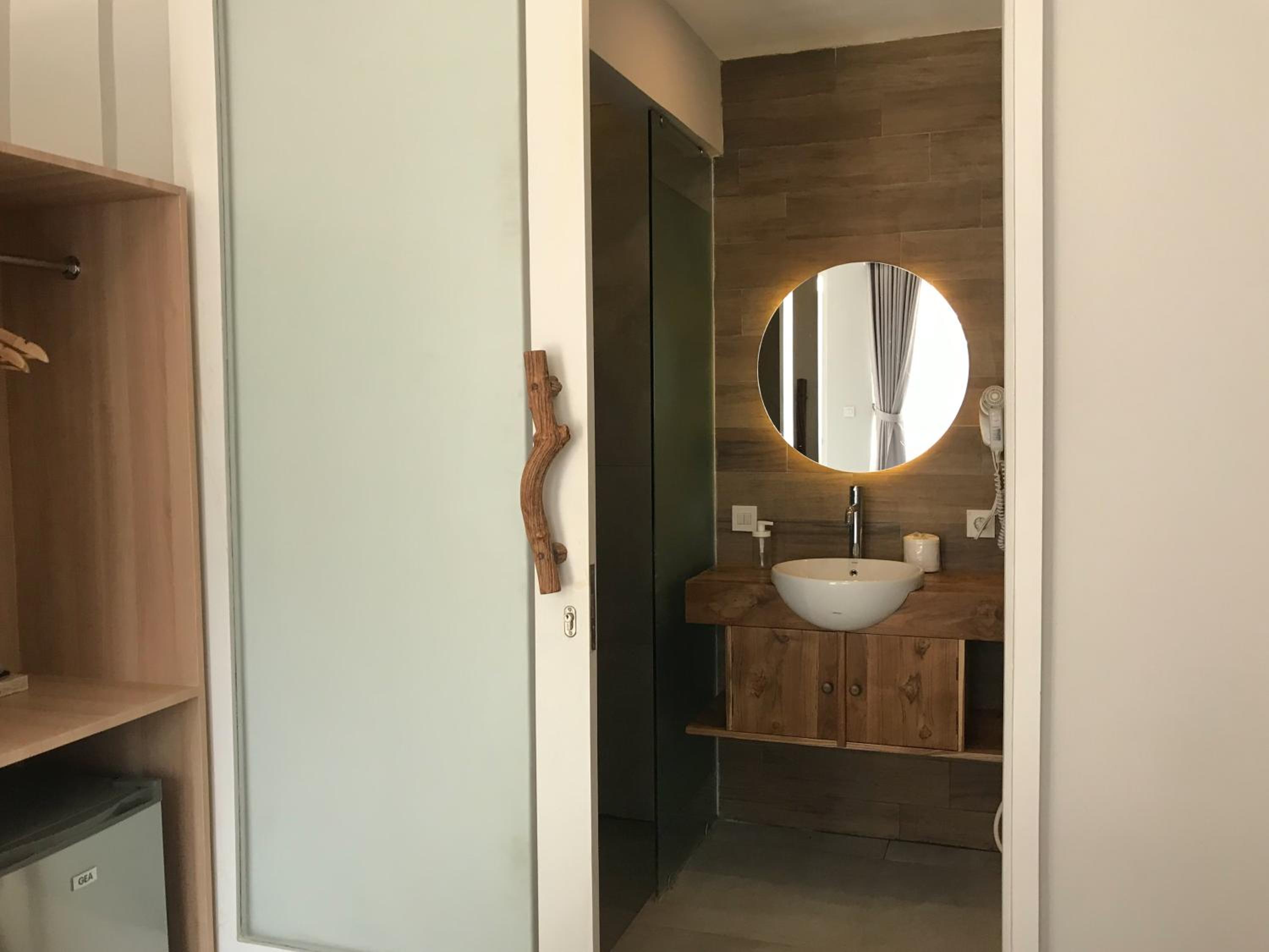 Deluxe Double or Twin Room with Pool Access - Photo 10