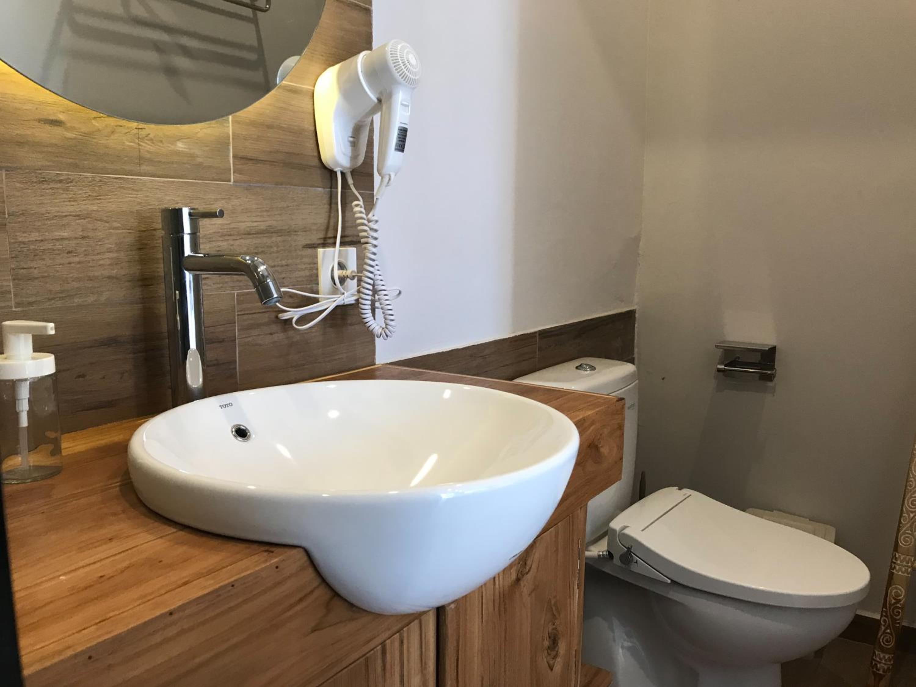 Deluxe Double or Twin Room with Pool Access - Photo 12
