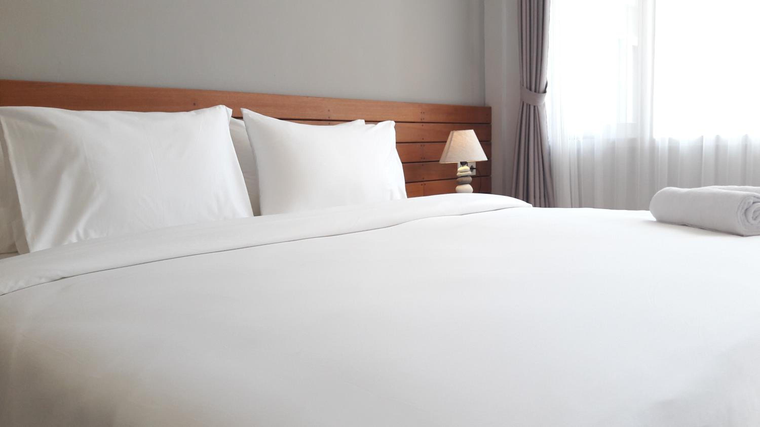 Deluxe Double or Twin Room with Pool Access photo 2