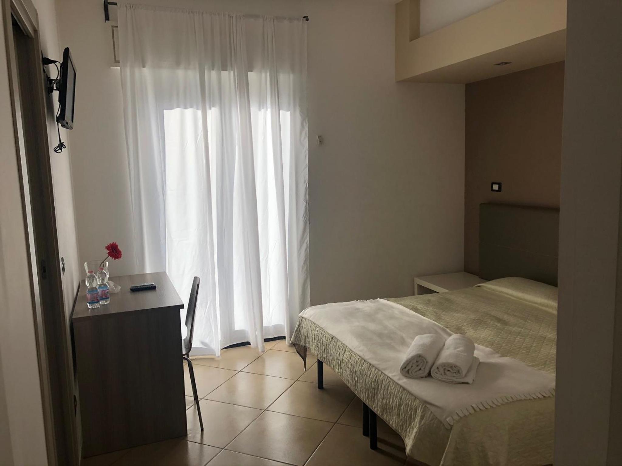 Double Room - Photo 13