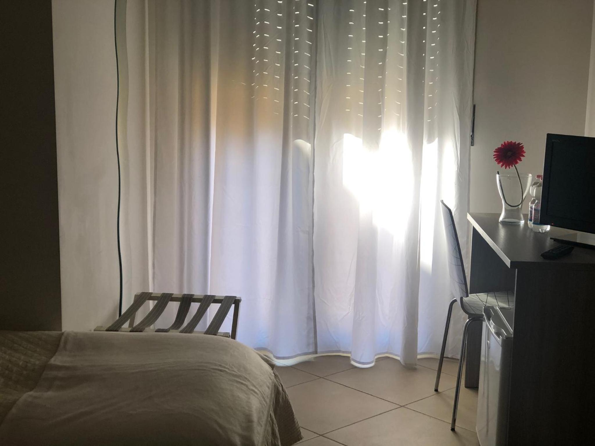 Twin Room - Photo 5