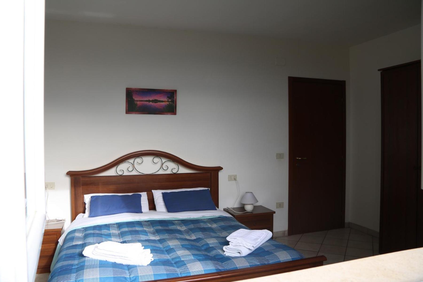 Apartment with Mountain View - Photo 5