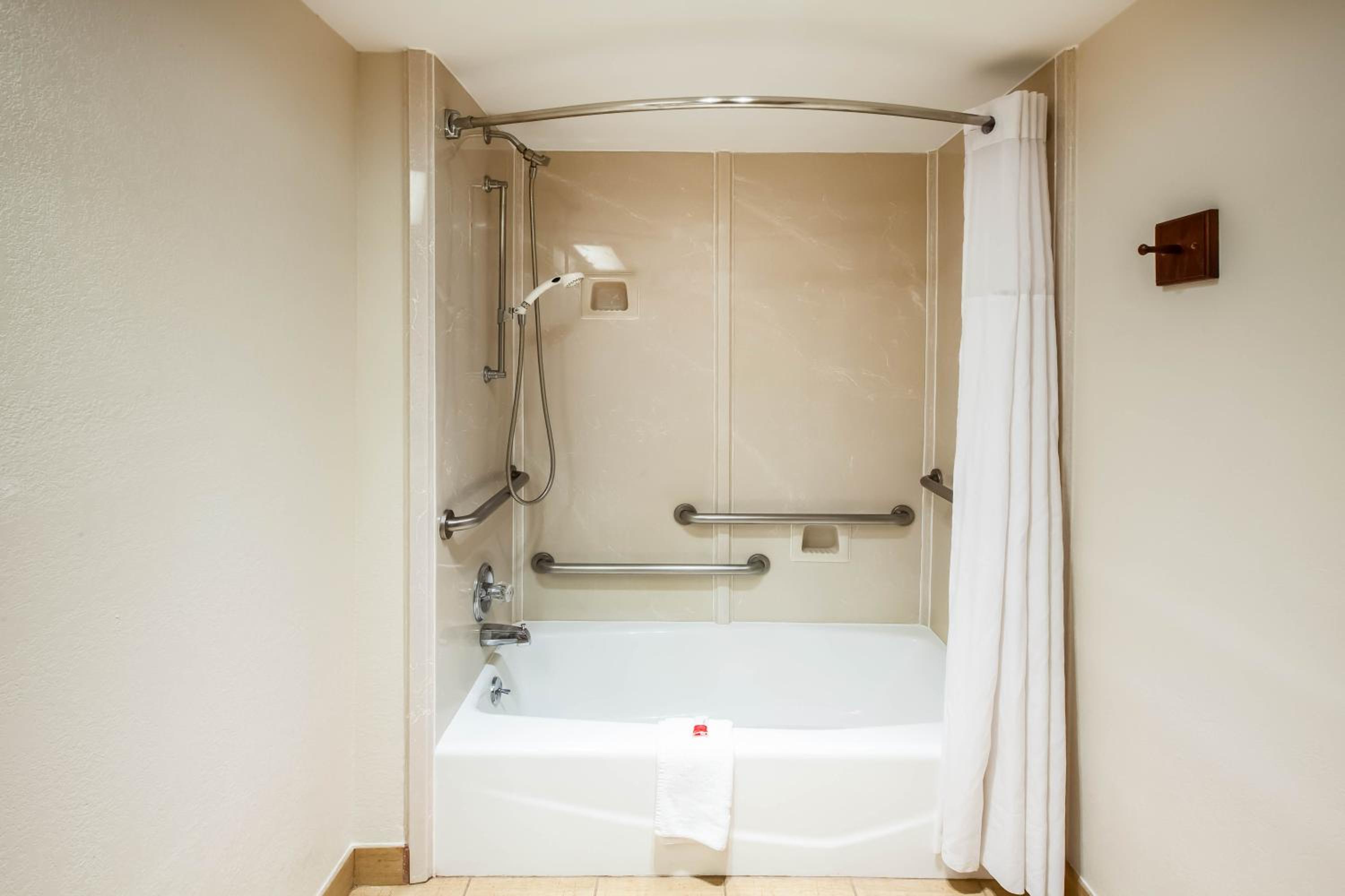 King Room - Disability Access/Non-Smoking - Photo 3