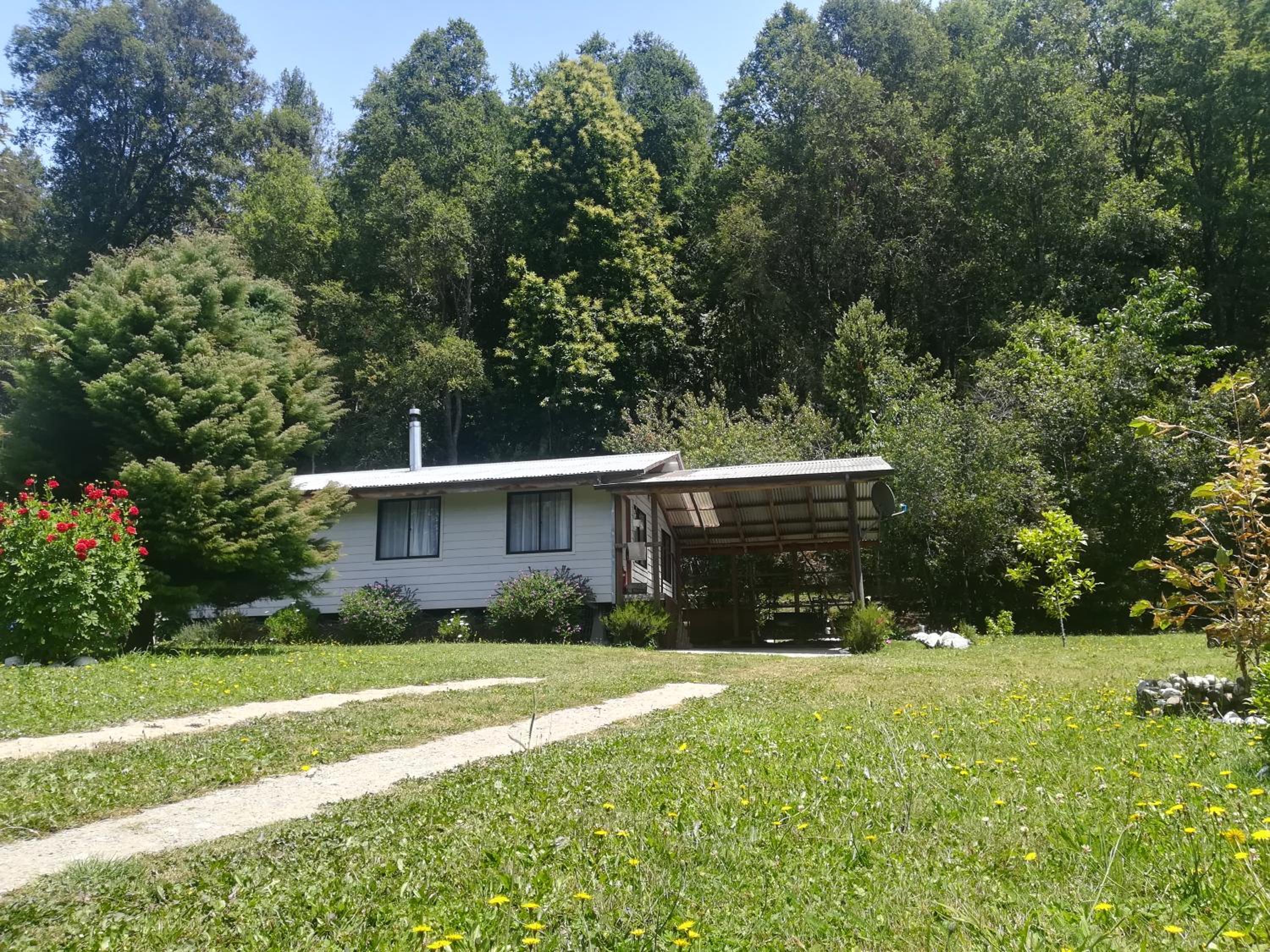 Three-Bedroom House photo 2
