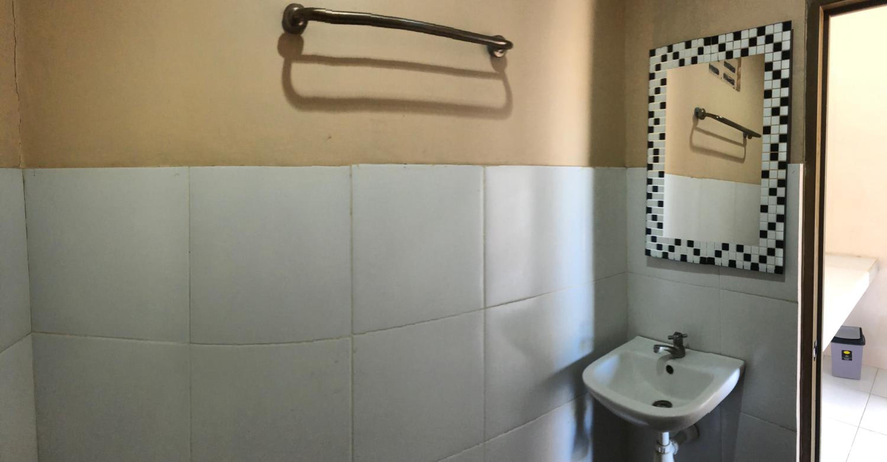 Double Room with Pool View - Photo 4