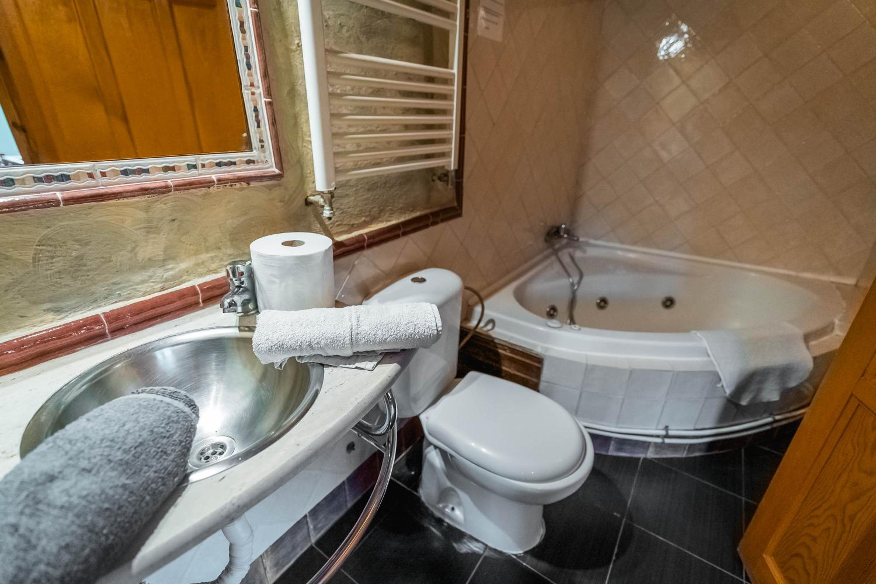 Bungalow (2 Adults) photo 2