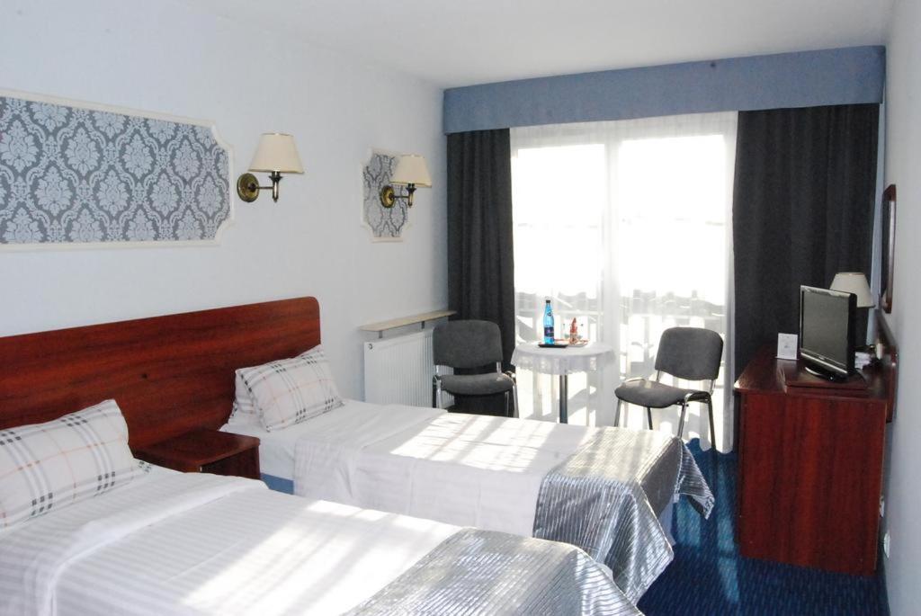 Twin Room - Photo 1