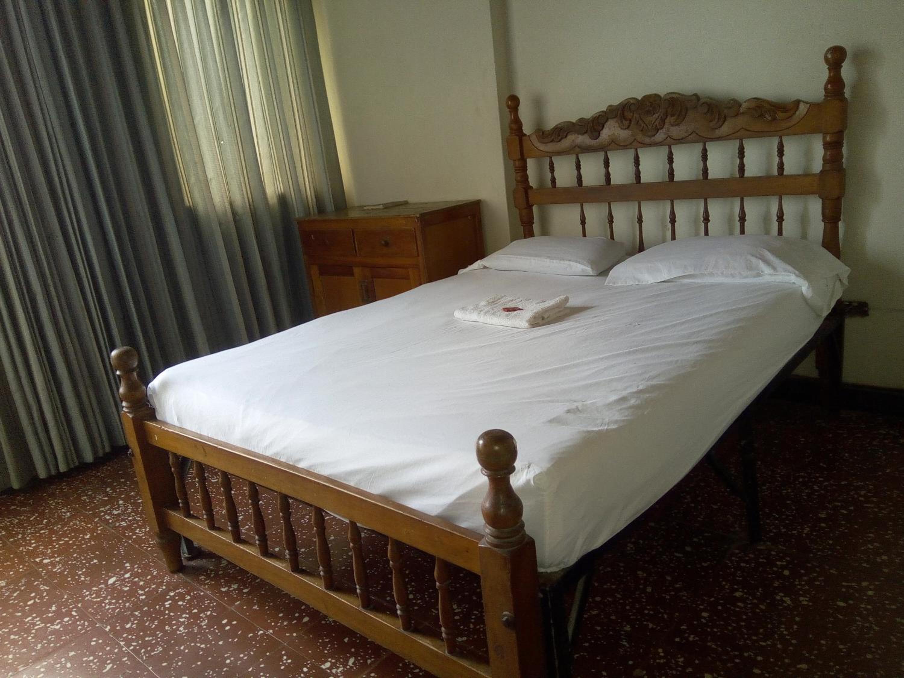 Standard Double Room with Fan - Photo 2